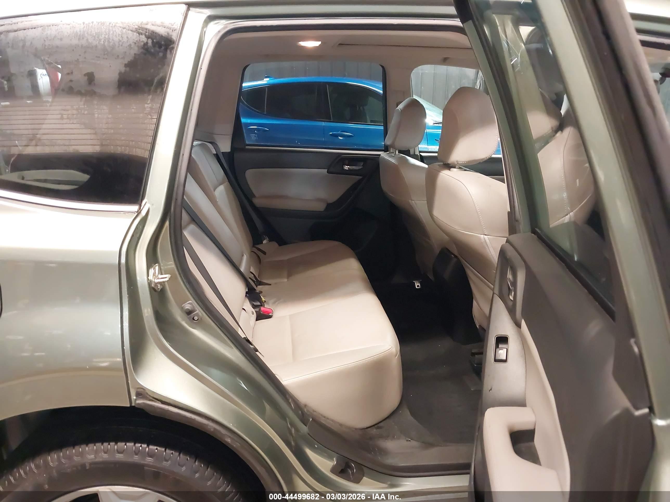 SUBARU FORESTER image 8
