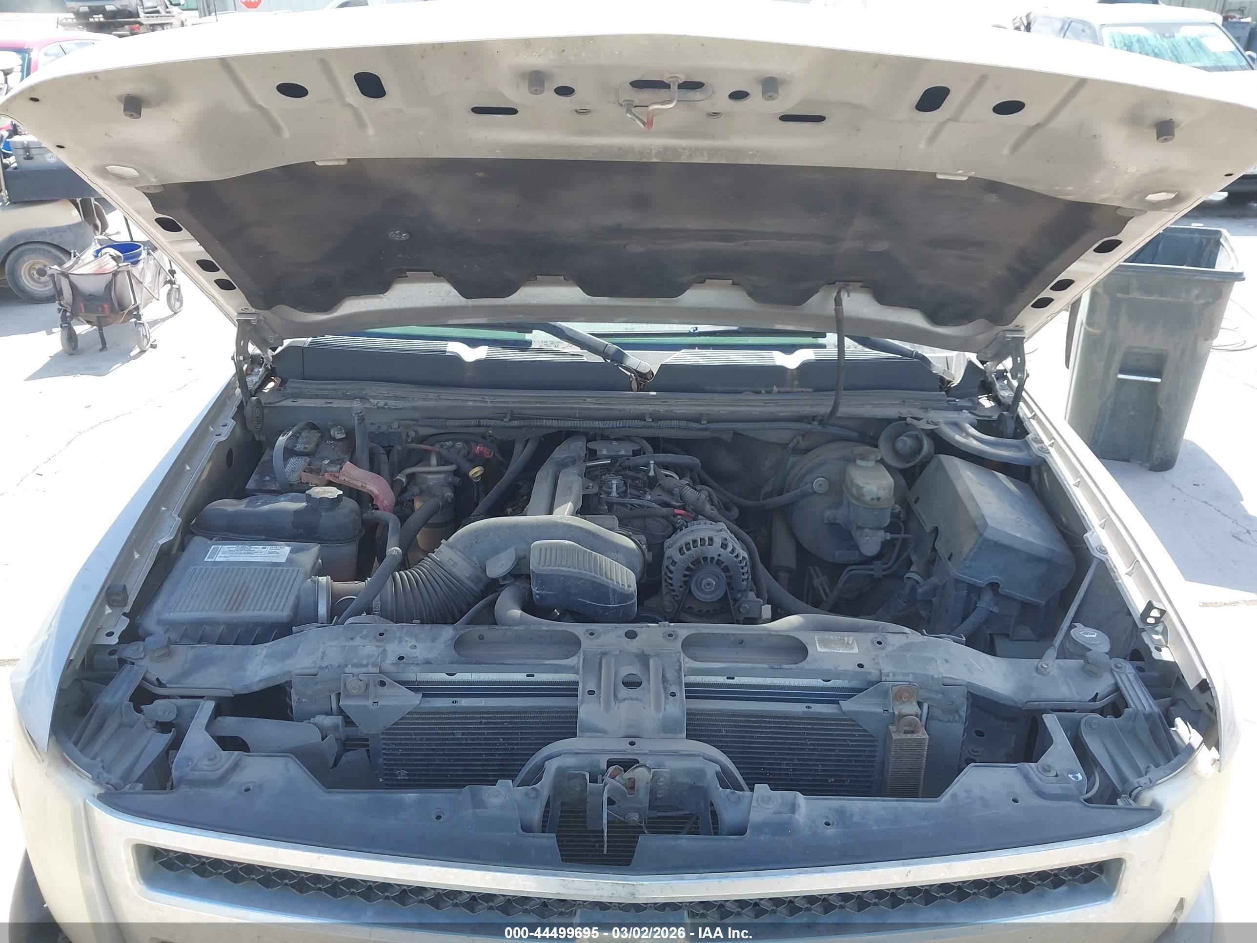 CHEVROLET SILVERADO image 10