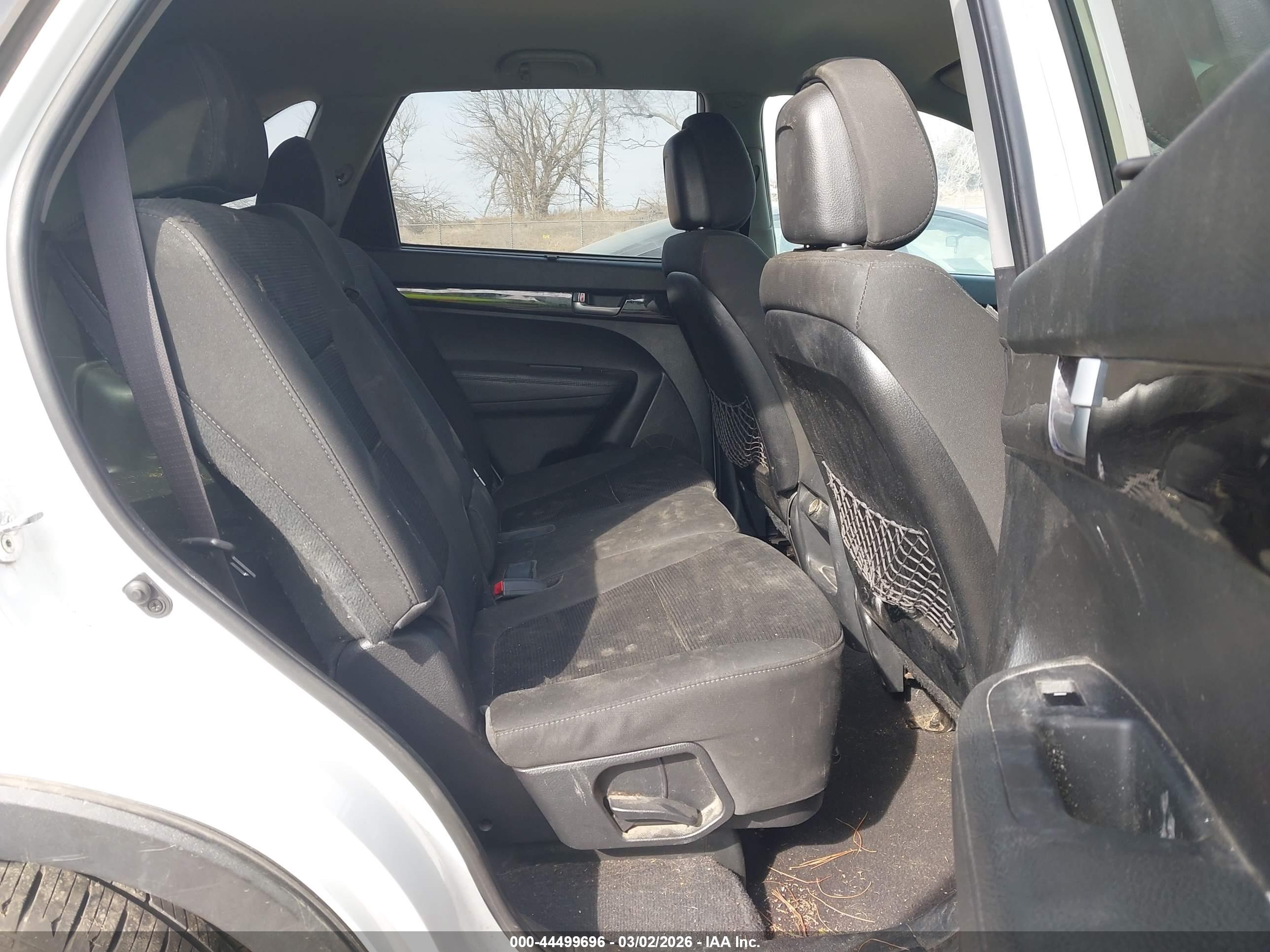 KIA SORENTO image 8
