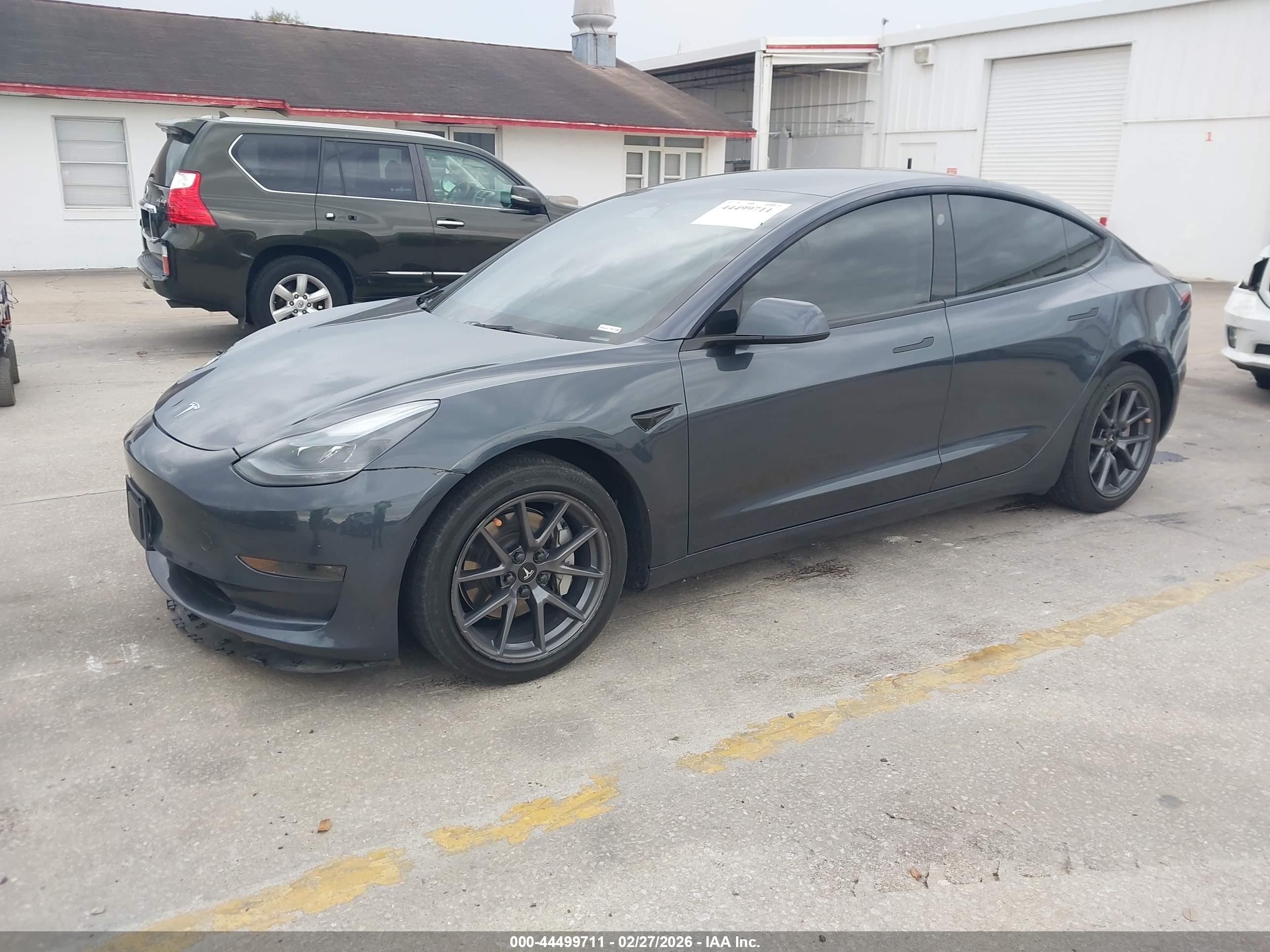 TESLA MODEL image 2