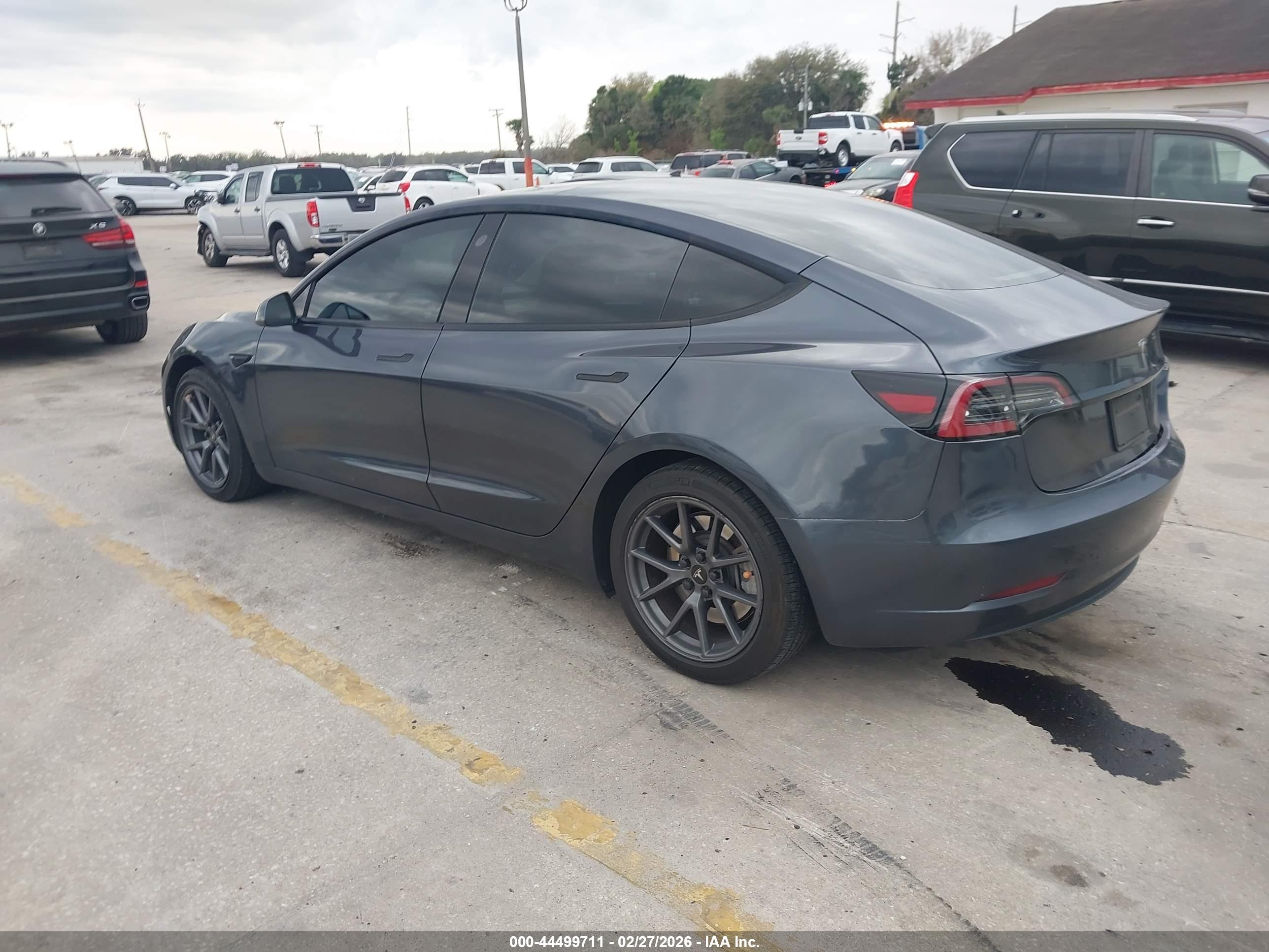 TESLA MODEL image 3