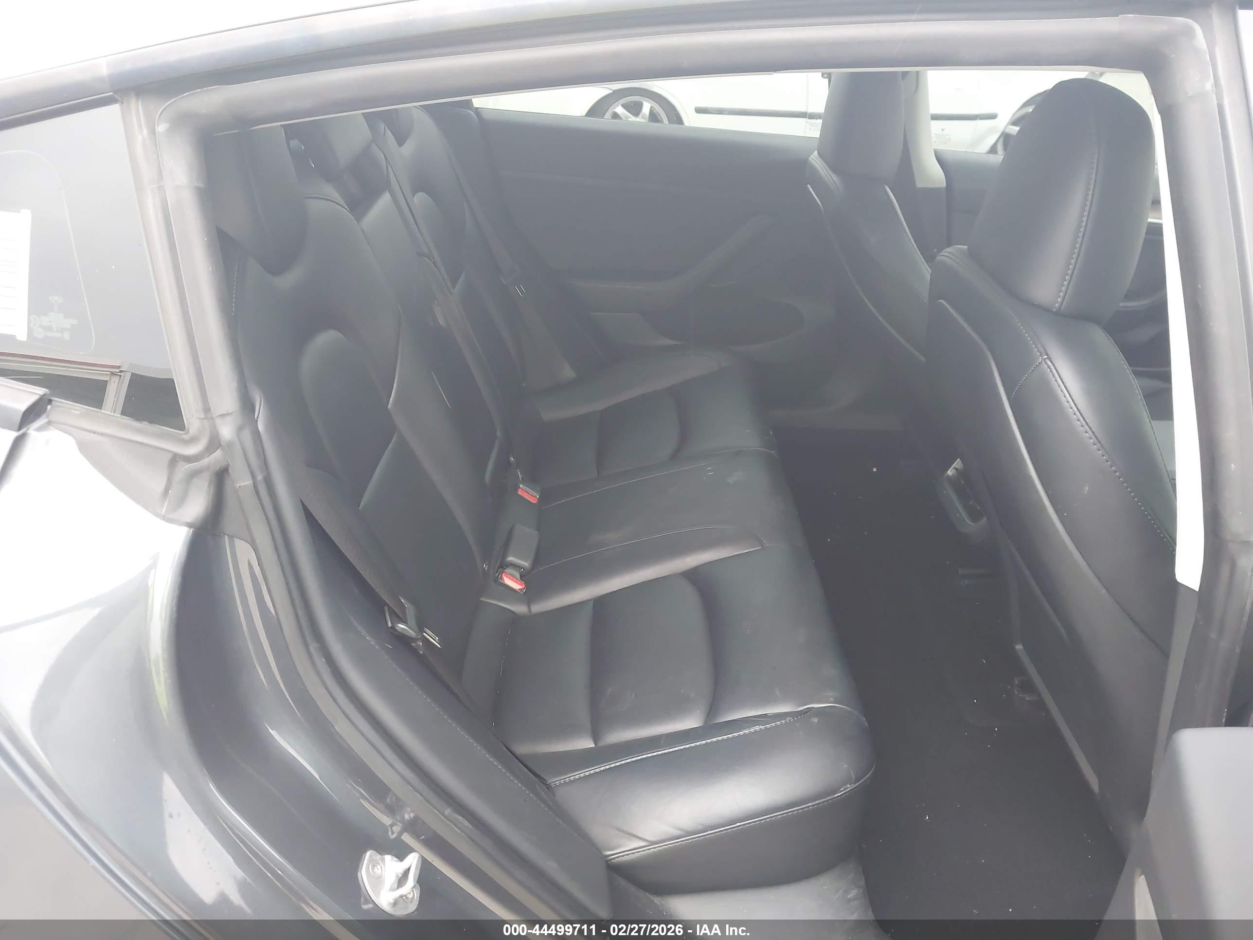 TESLA MODEL image 8