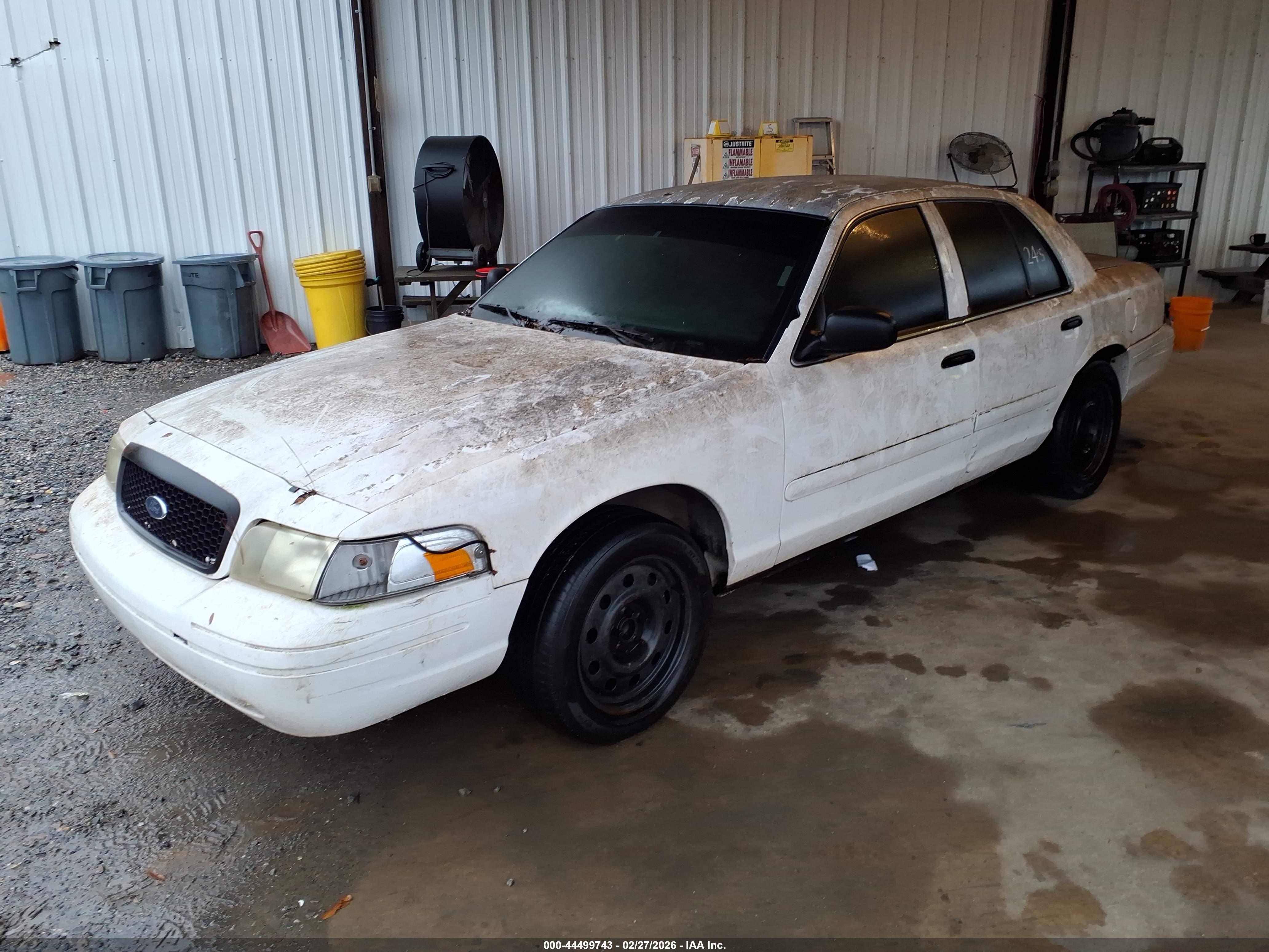 FORD CROWN image 2