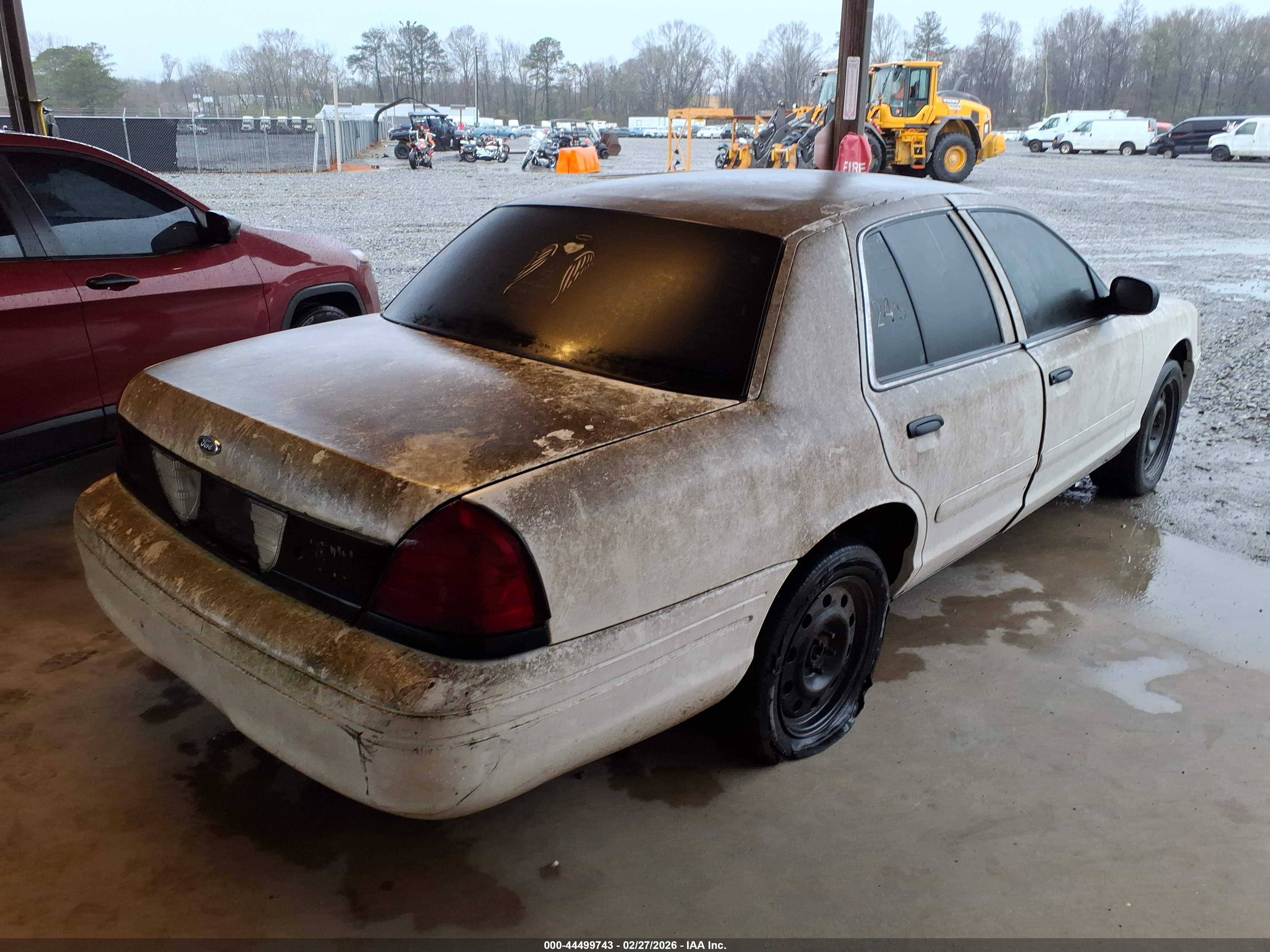 FORD CROWN image 4