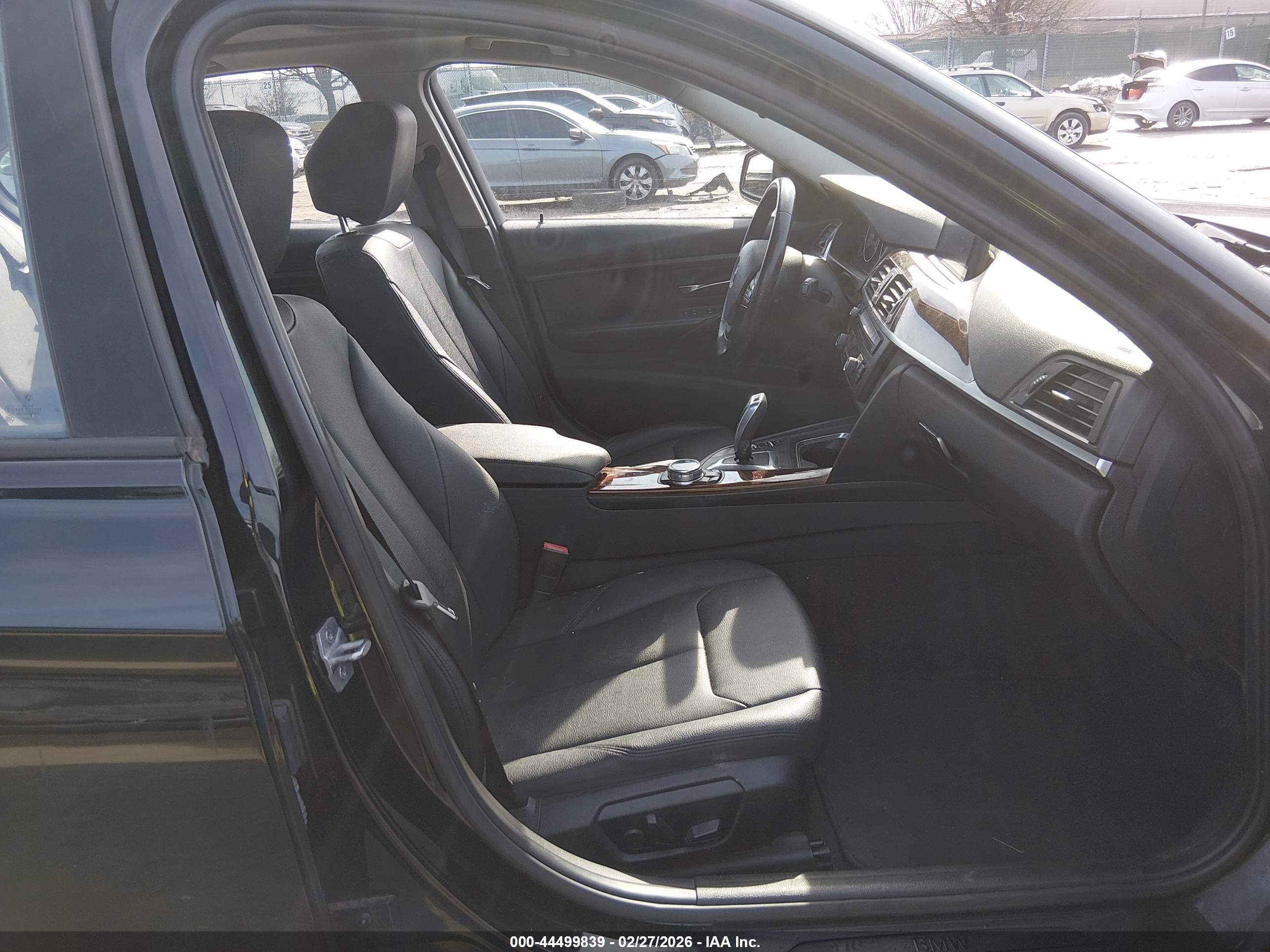 BMW 320I image 5