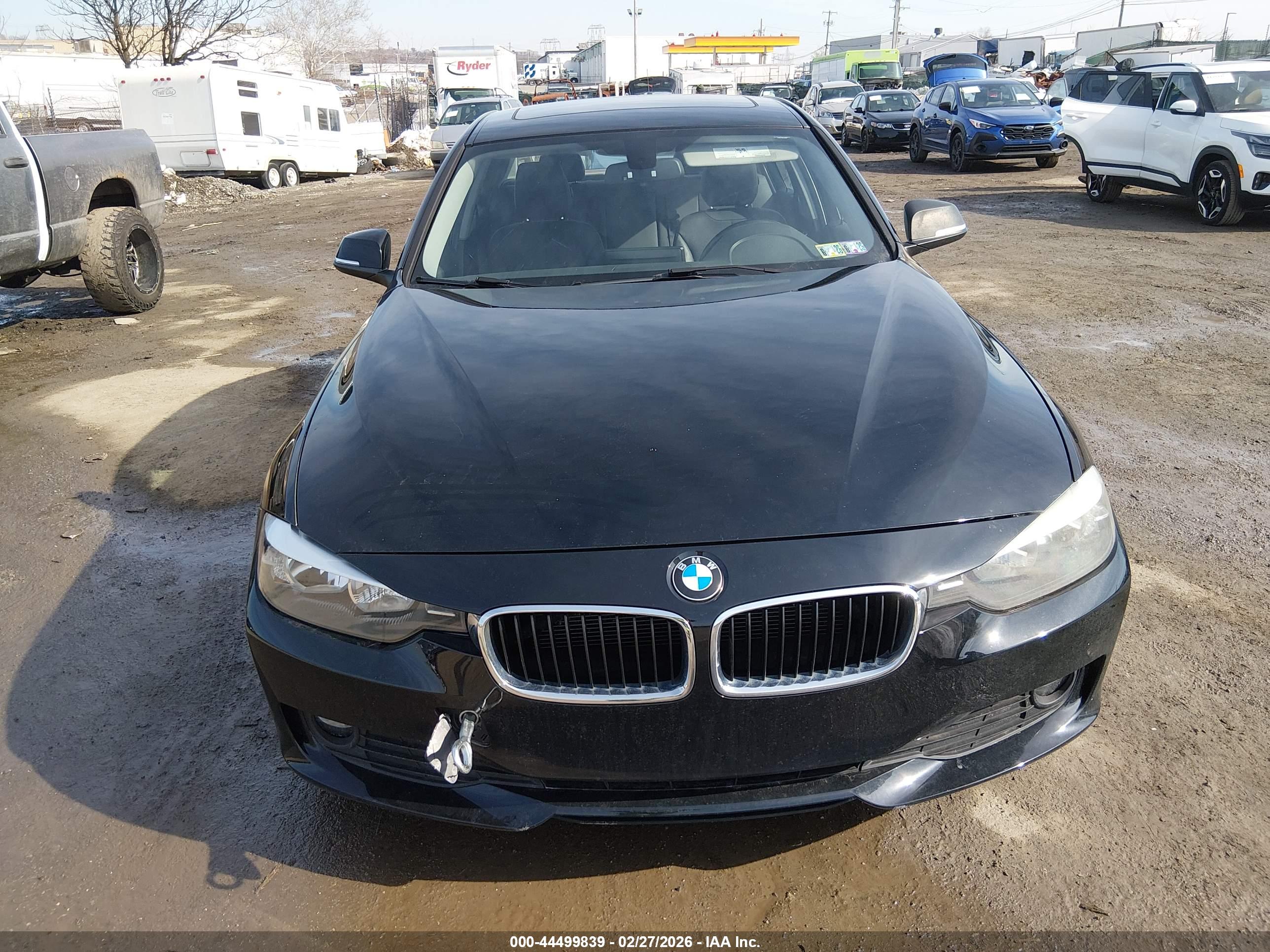 BMW 320I image 6