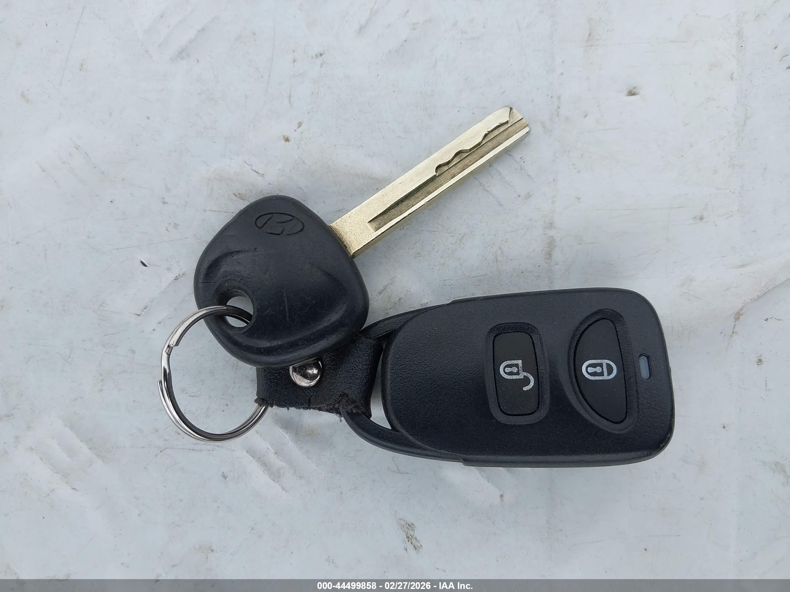 HYUNDAI ACCENT image 11
