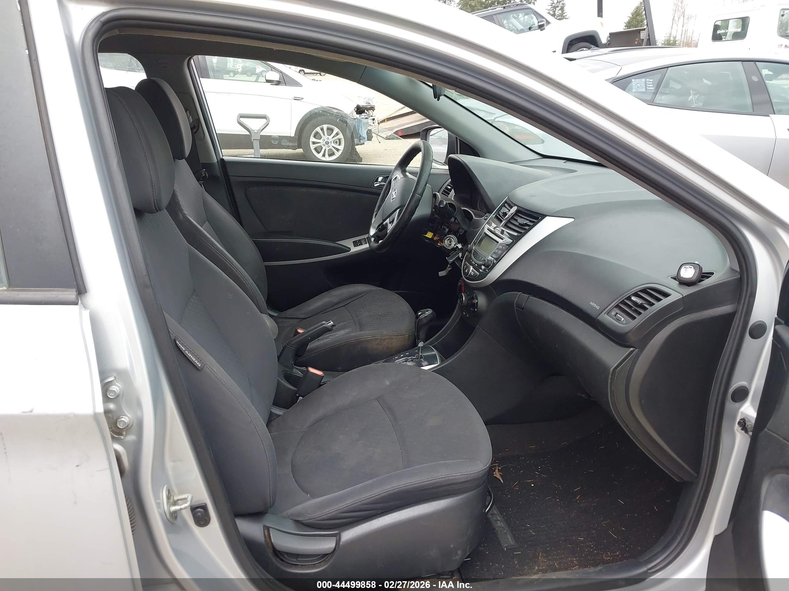 HYUNDAI ACCENT image 5
