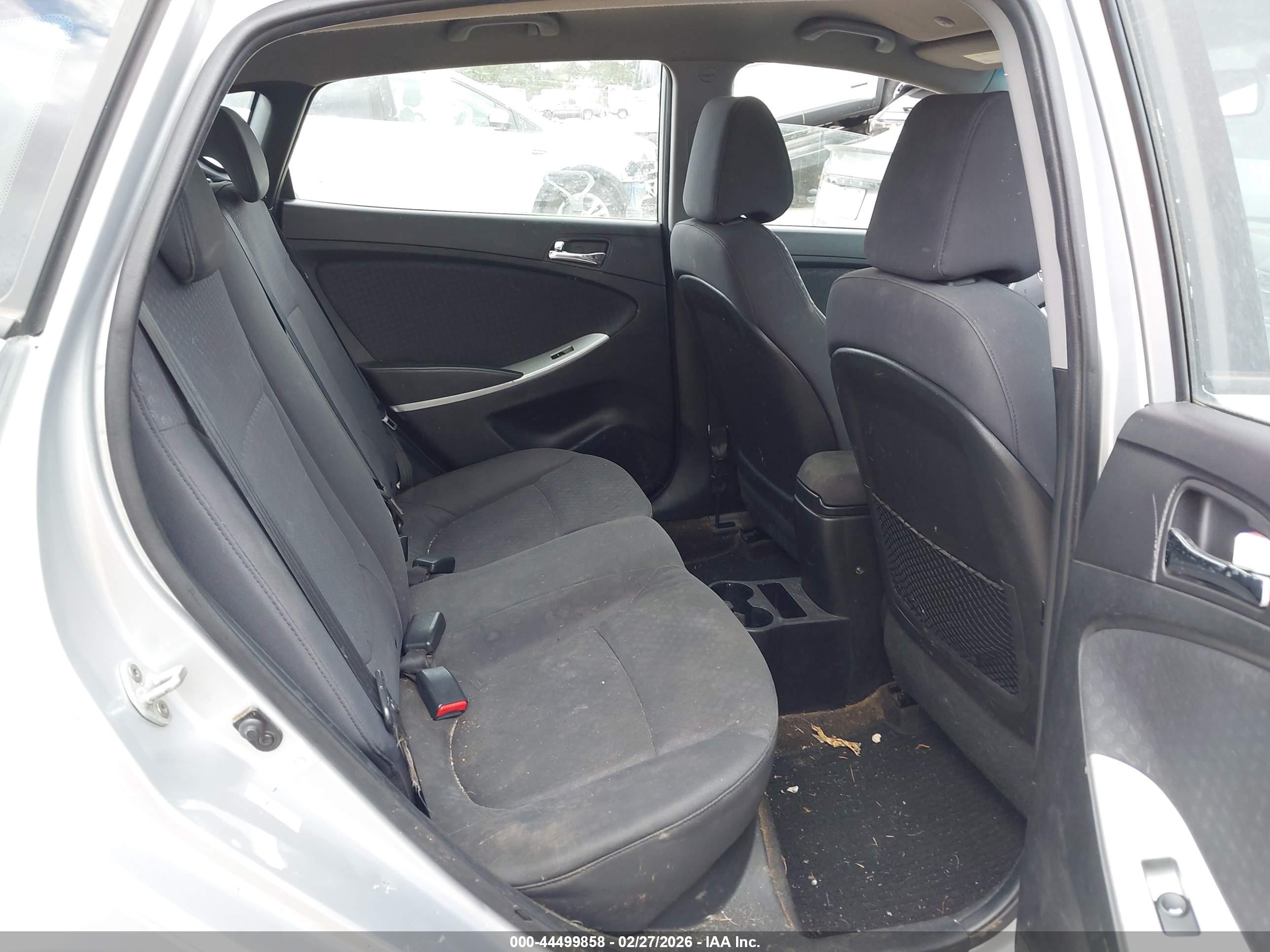 HYUNDAI ACCENT image 8