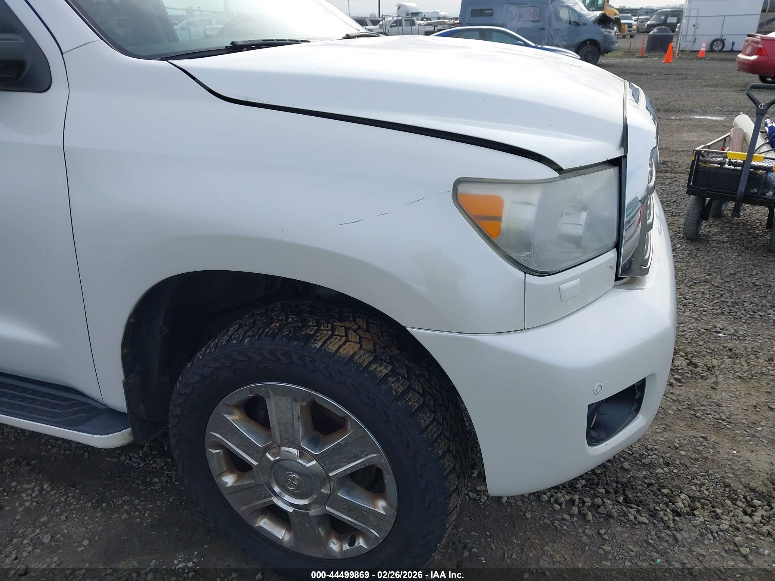 TOYOTA SEQUOIA image 6