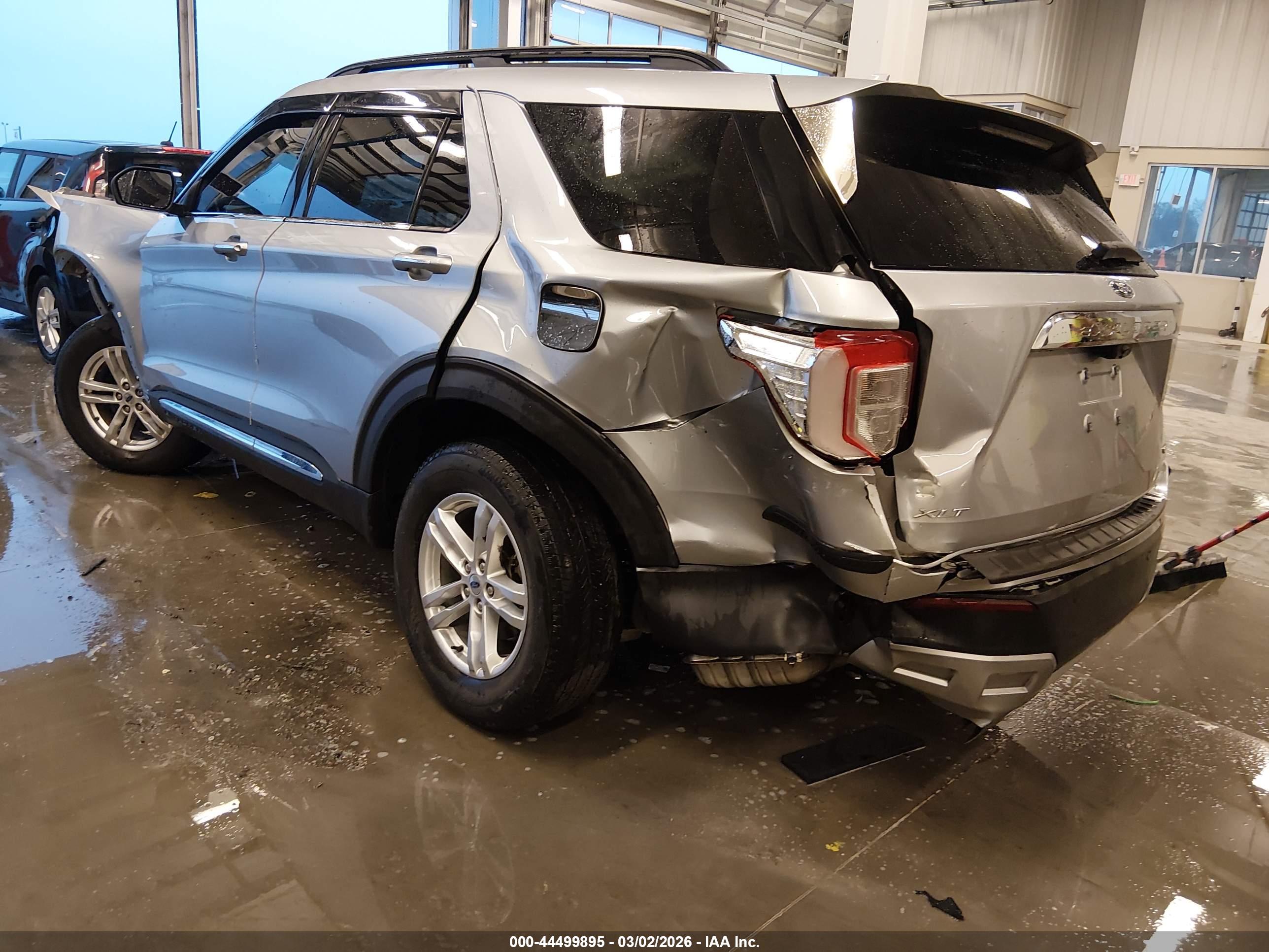 FORD EXPLORER image 3