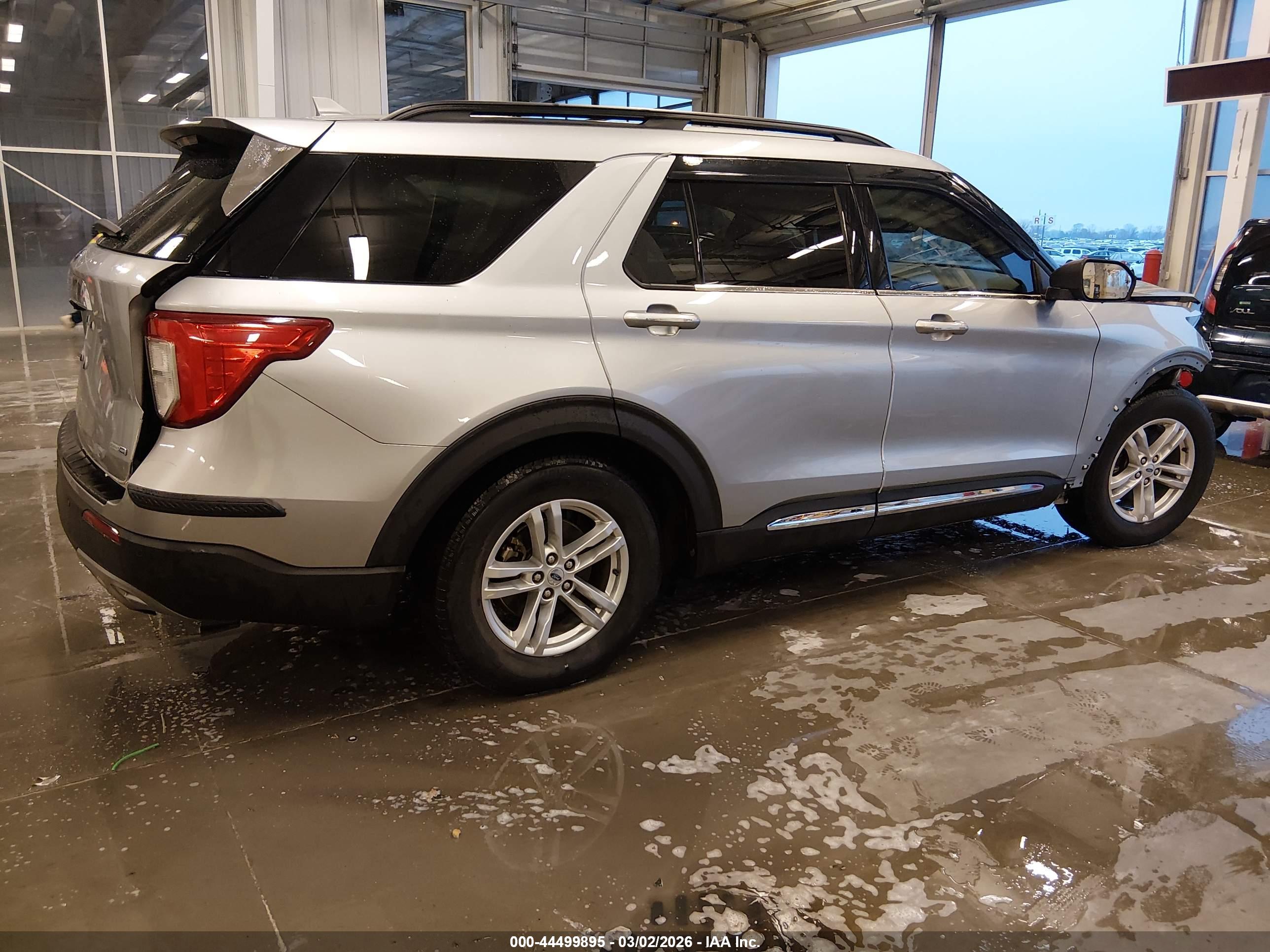 FORD EXPLORER image 4