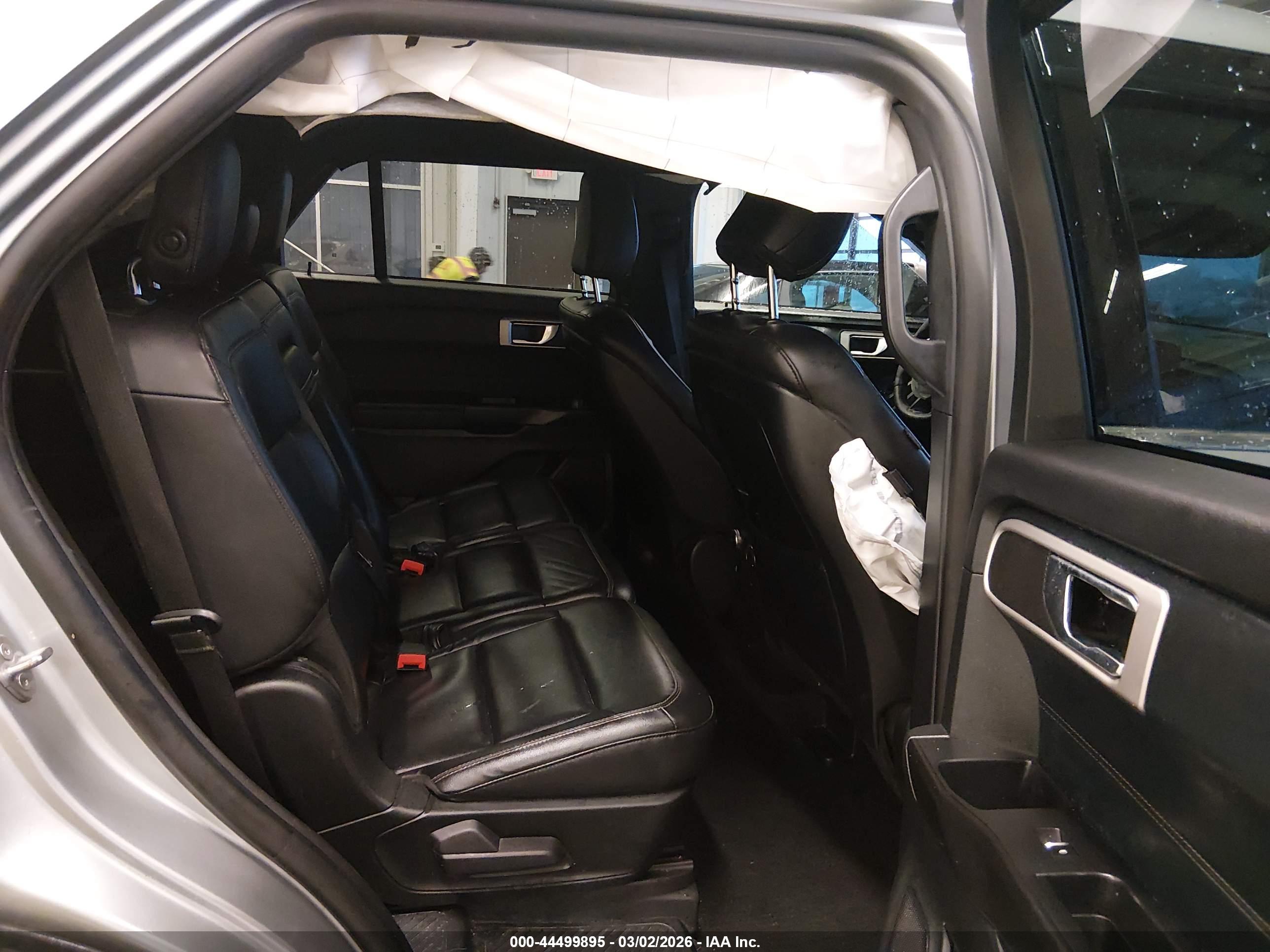 FORD EXPLORER image 8