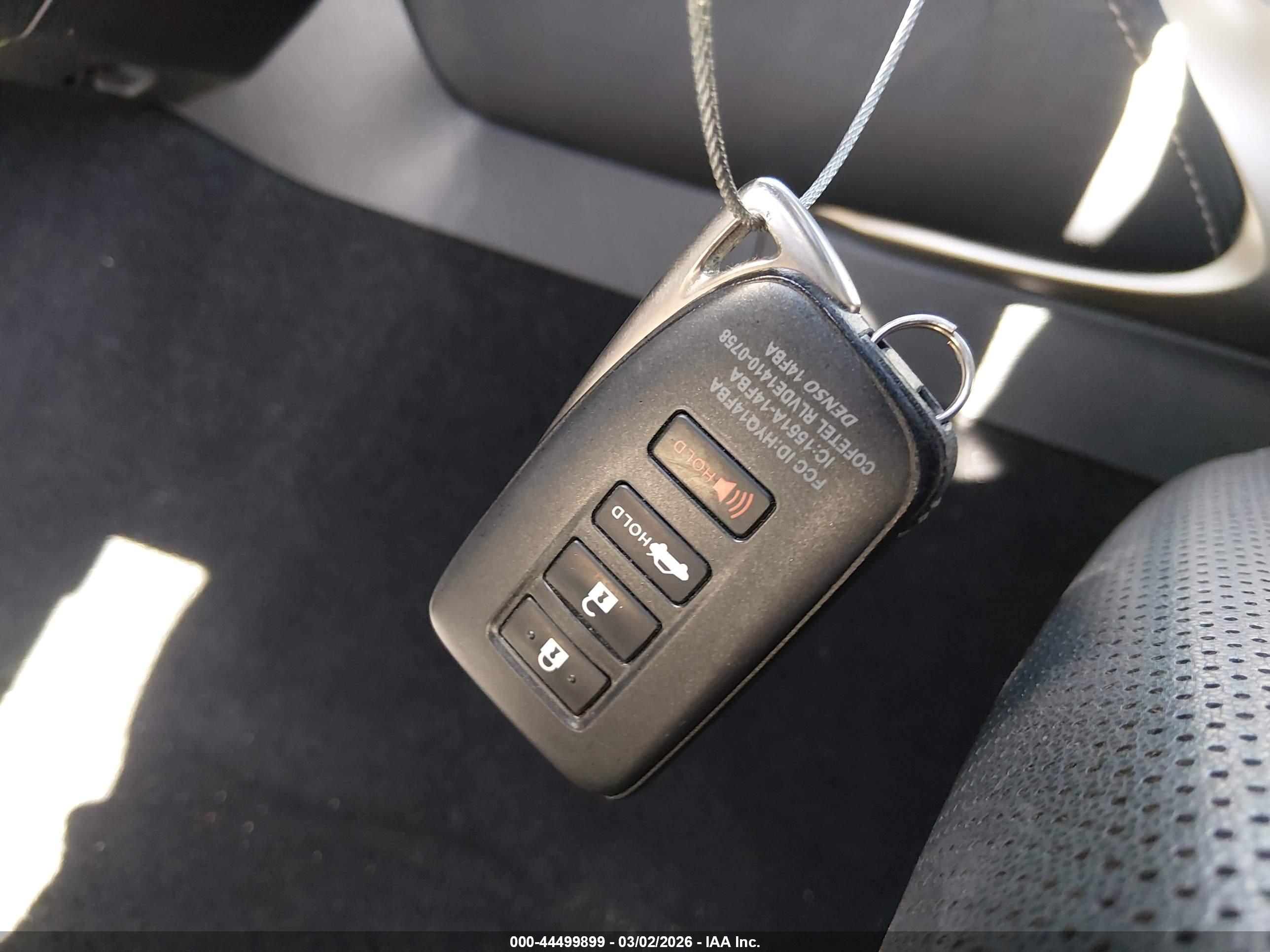 LEXUS IS image 11