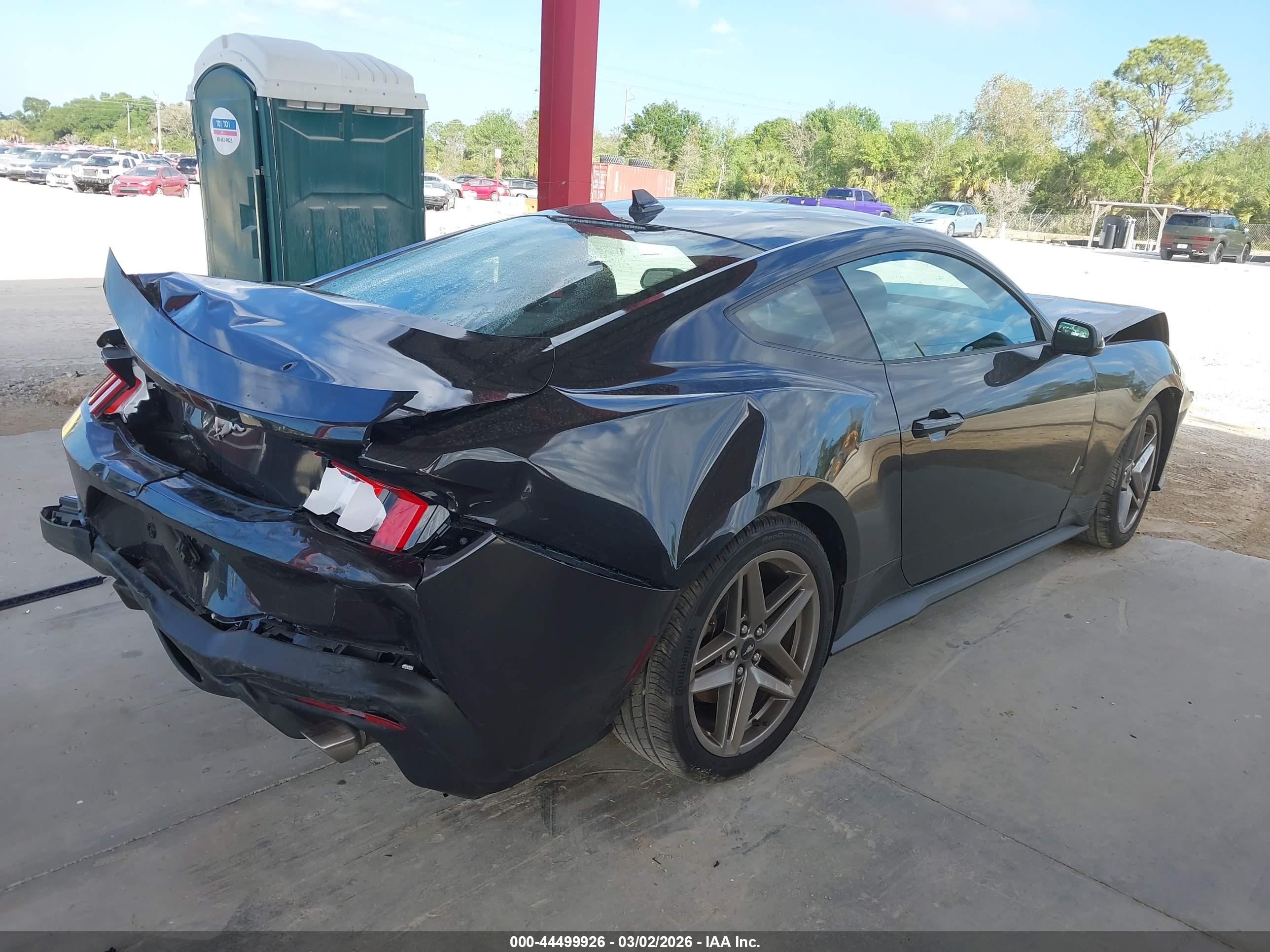 FORD MUSTANG image 4
