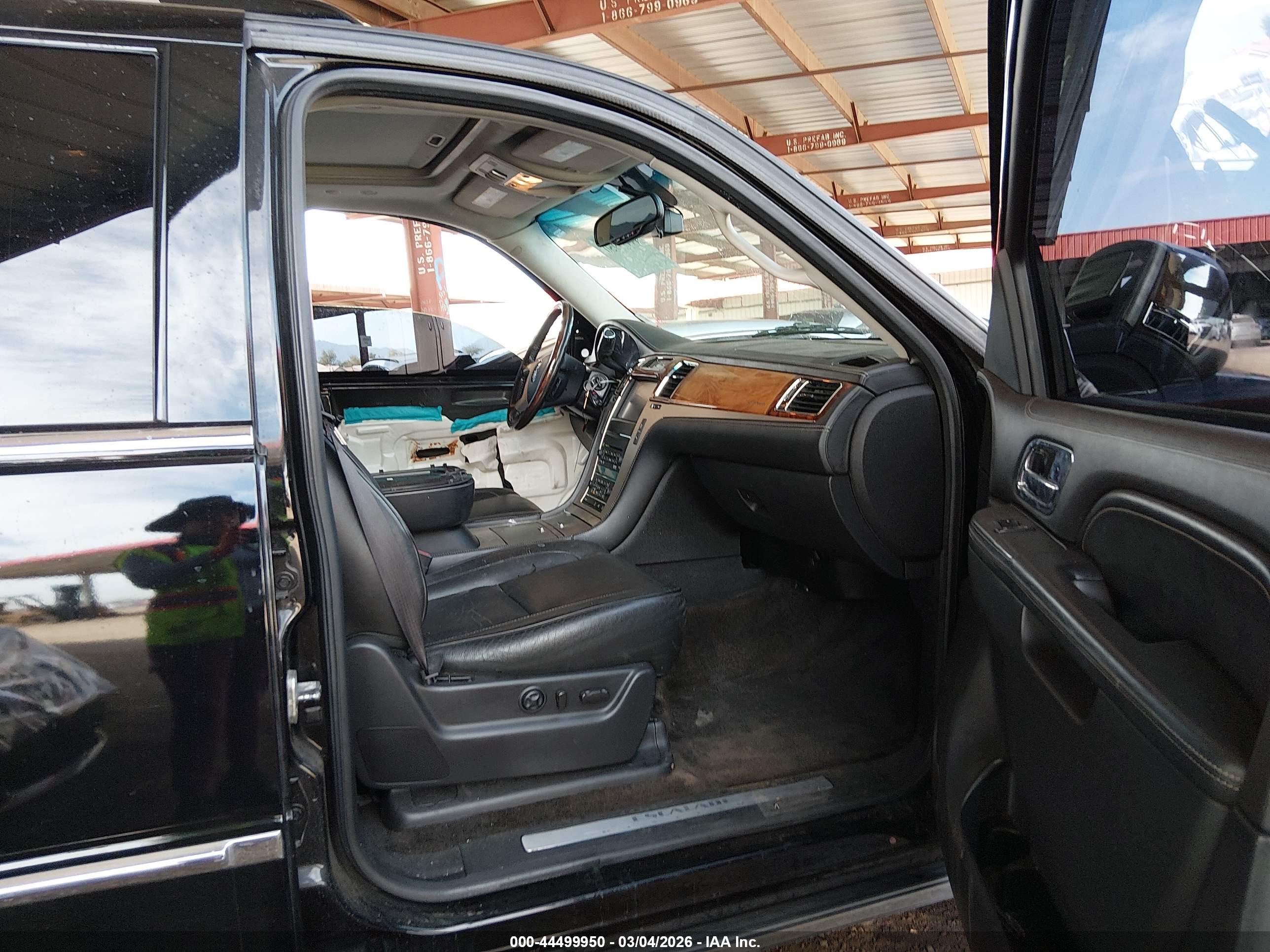 CADILLAC ESCALADE image 5