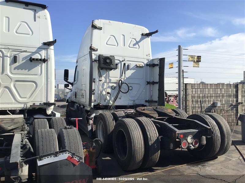 FREIGHTLINER NEW image 3
