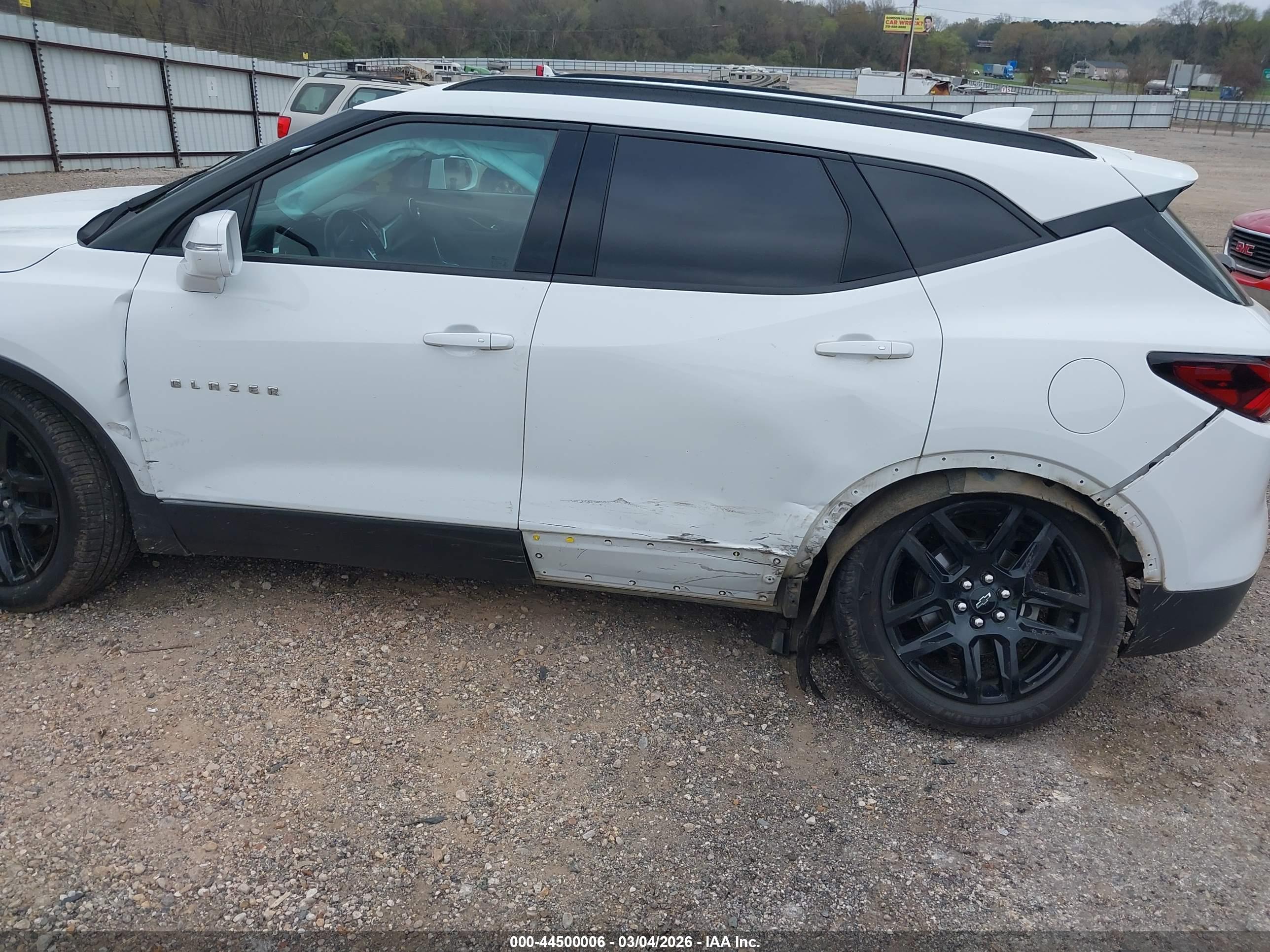 CHEVROLET BLAZER image 6
