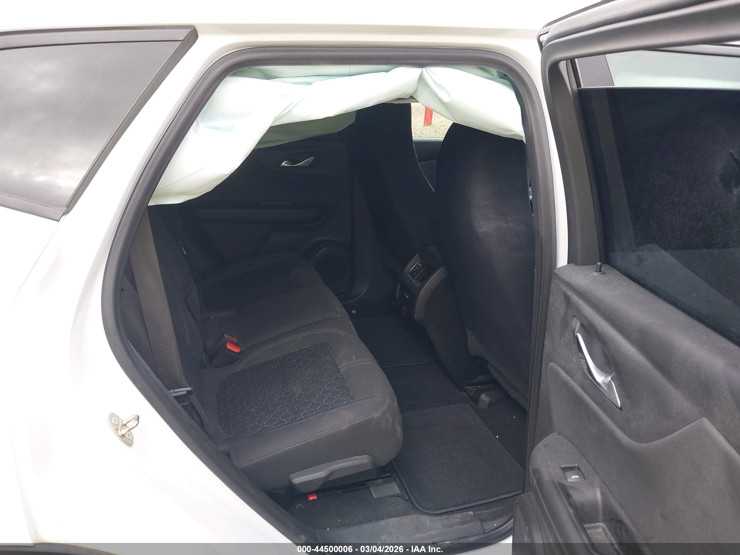 CHEVROLET BLAZER image 8