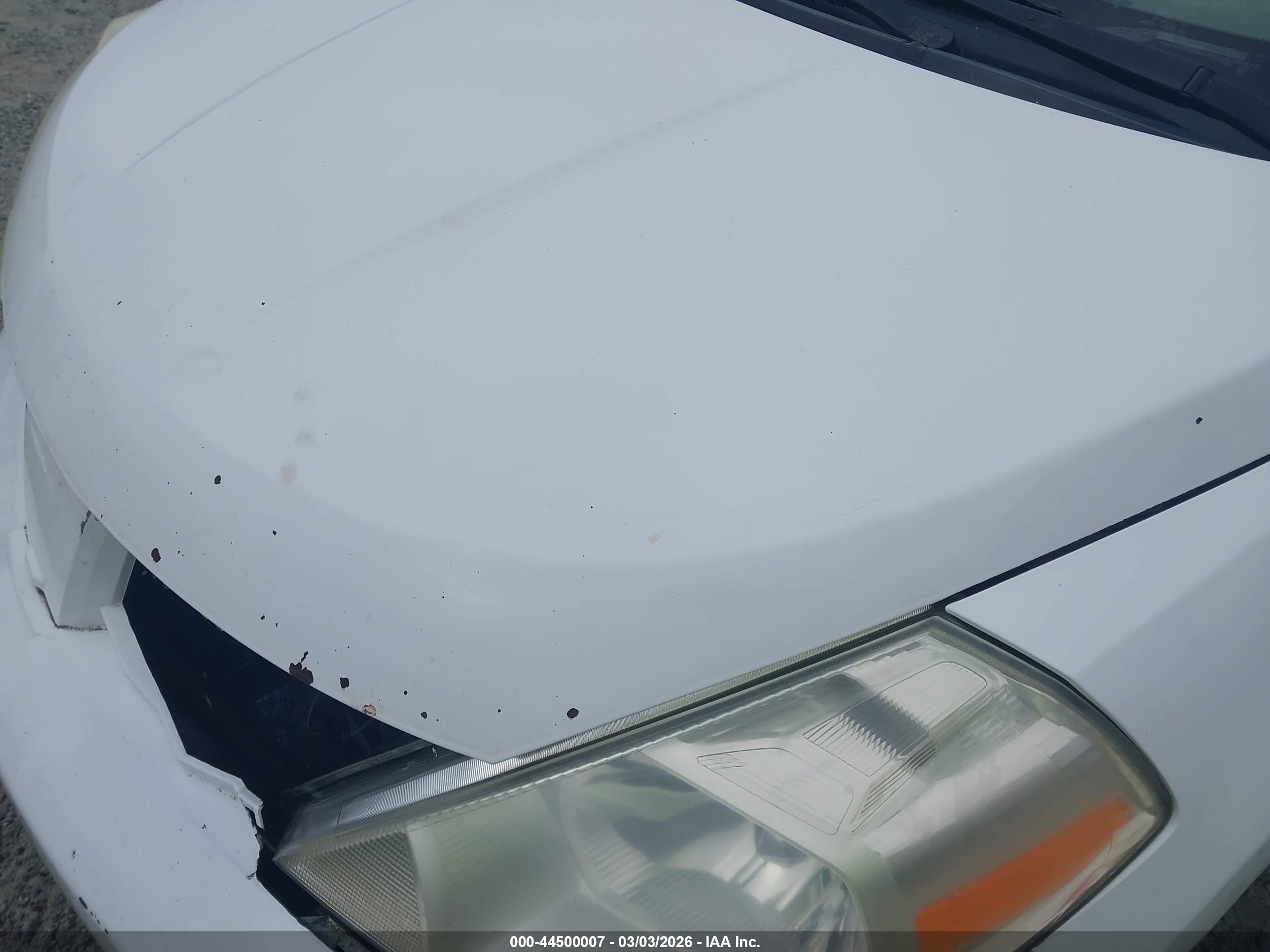 NISSAN VERSA image 10