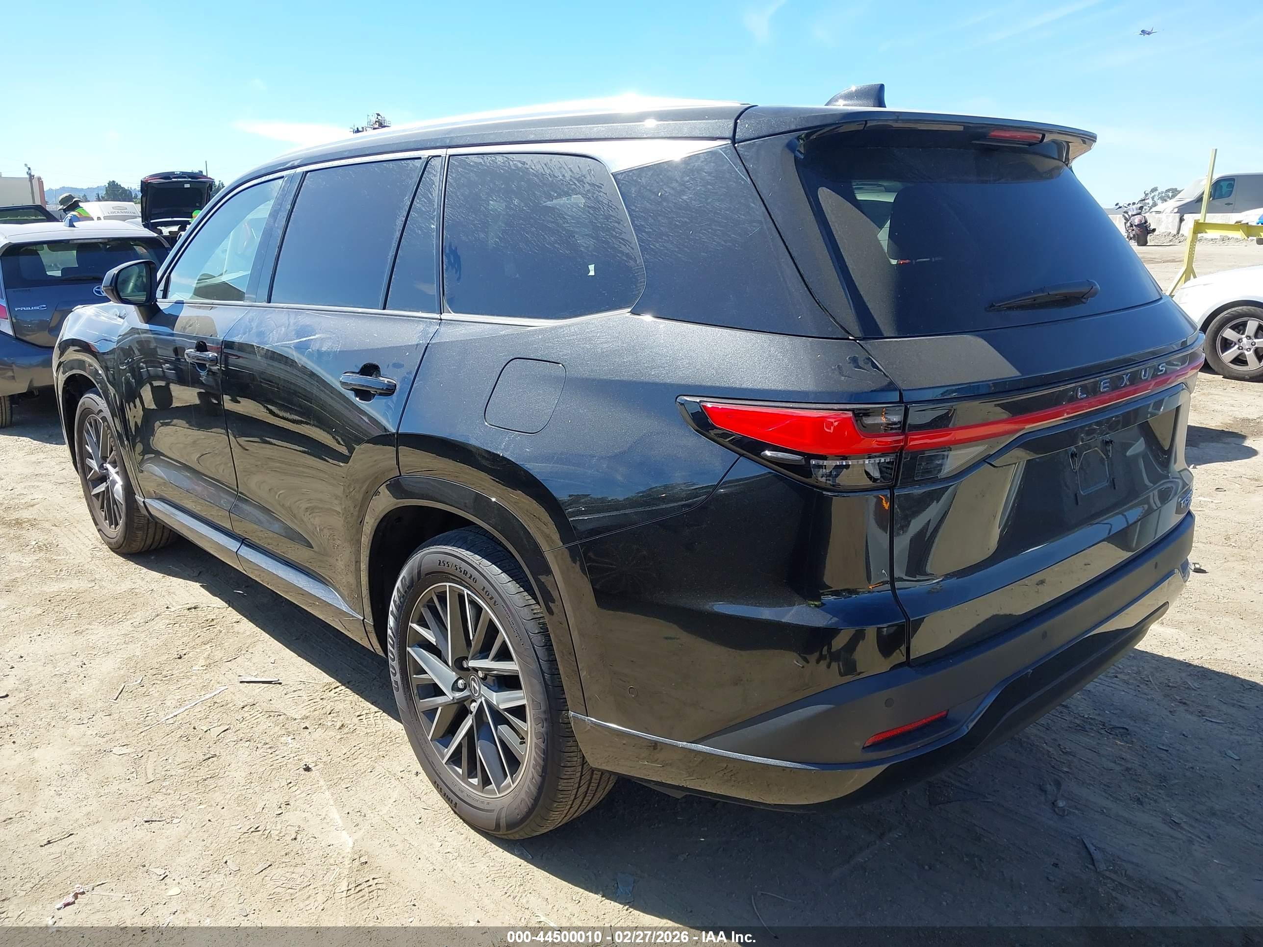 LEXUS TX image 3