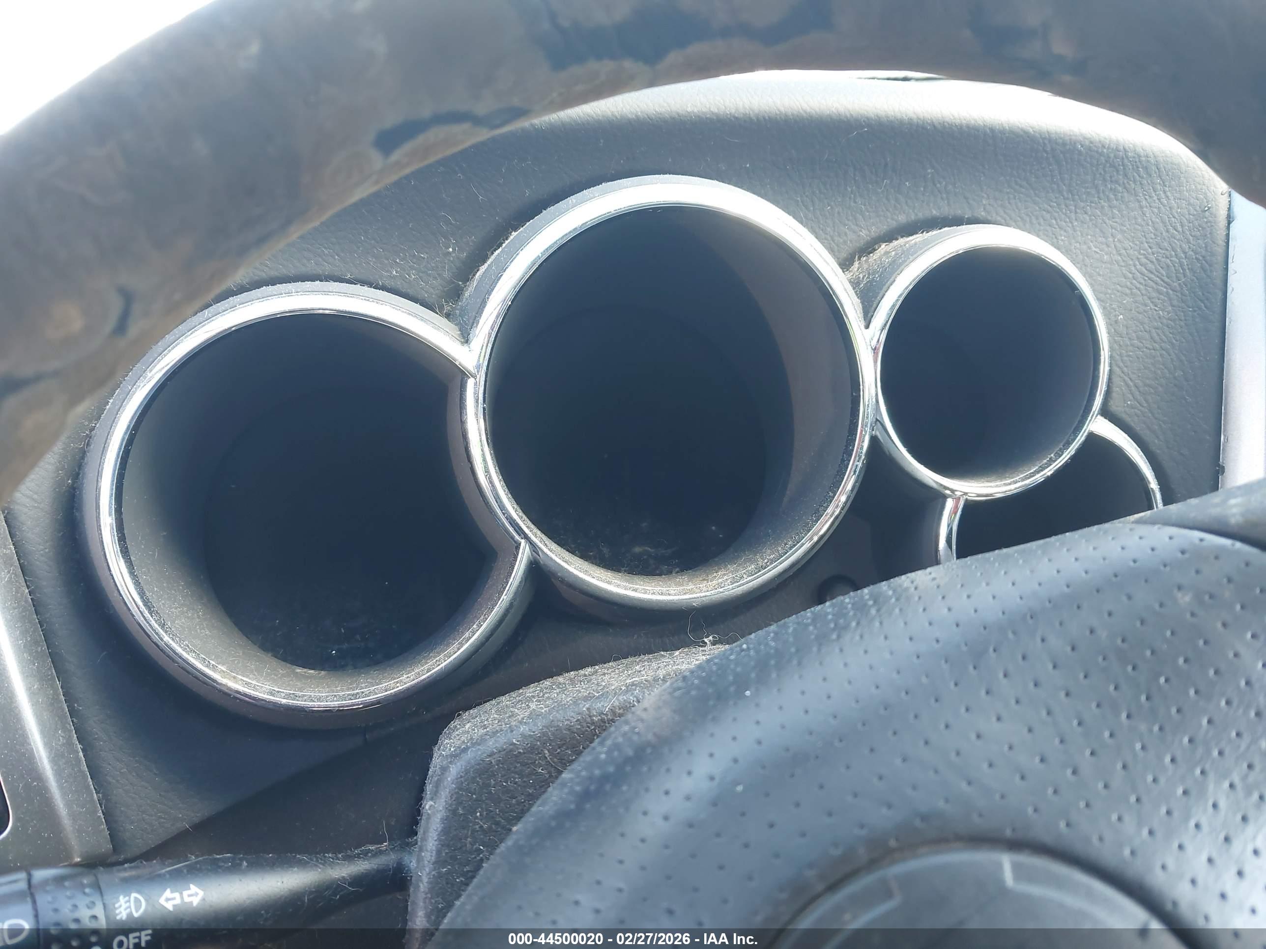 PONTIAC VIBE image 7
