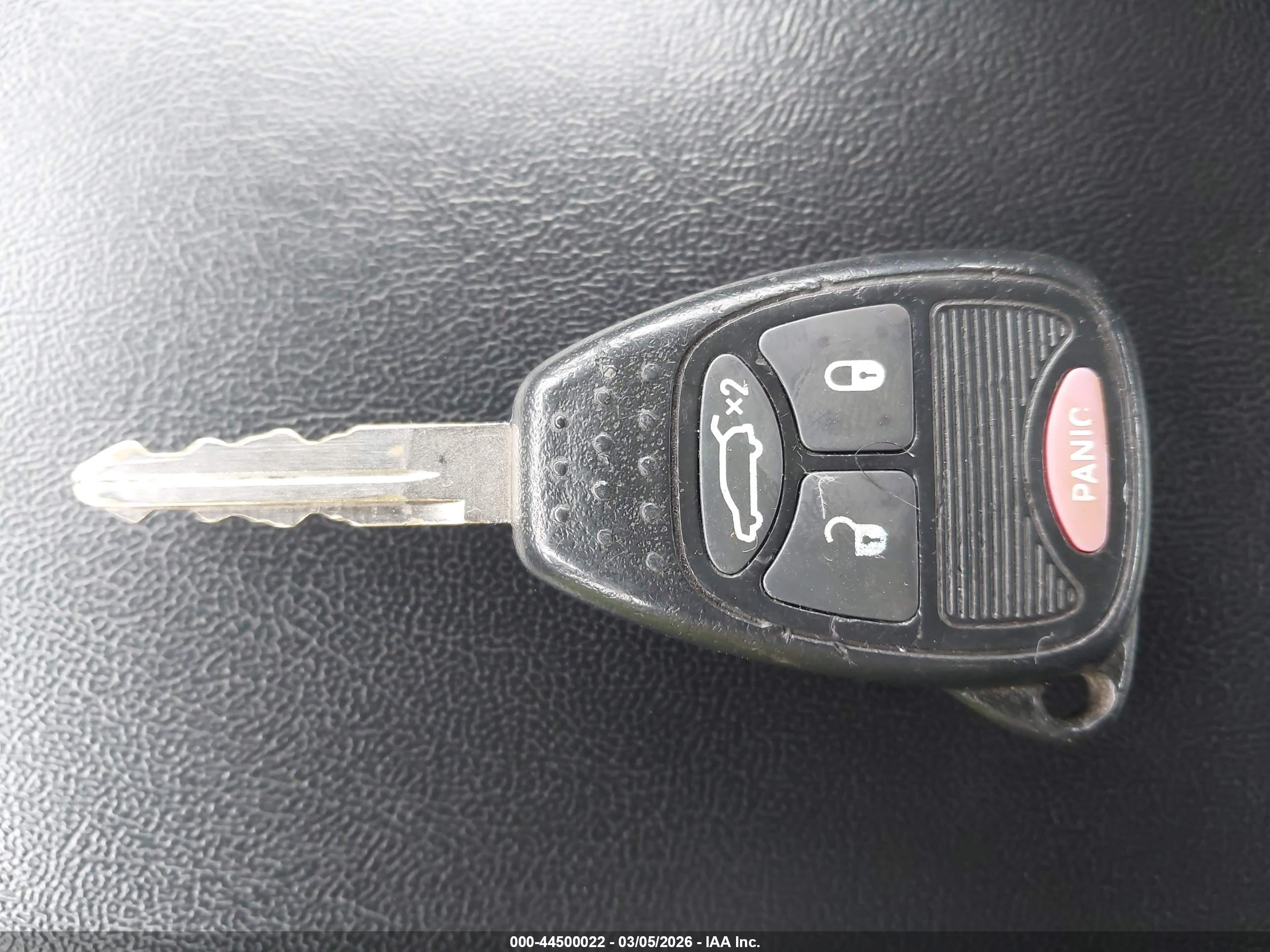 CHRYSLER 200 image 11