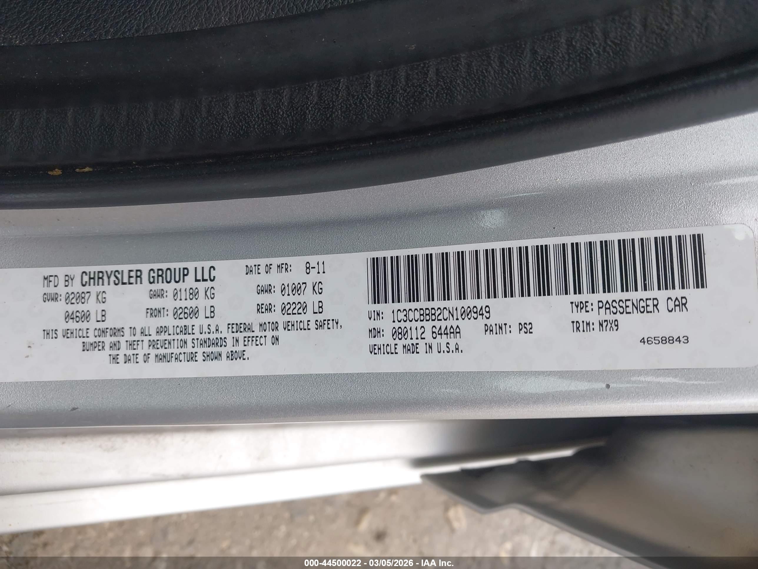 CHRYSLER 200 image 9