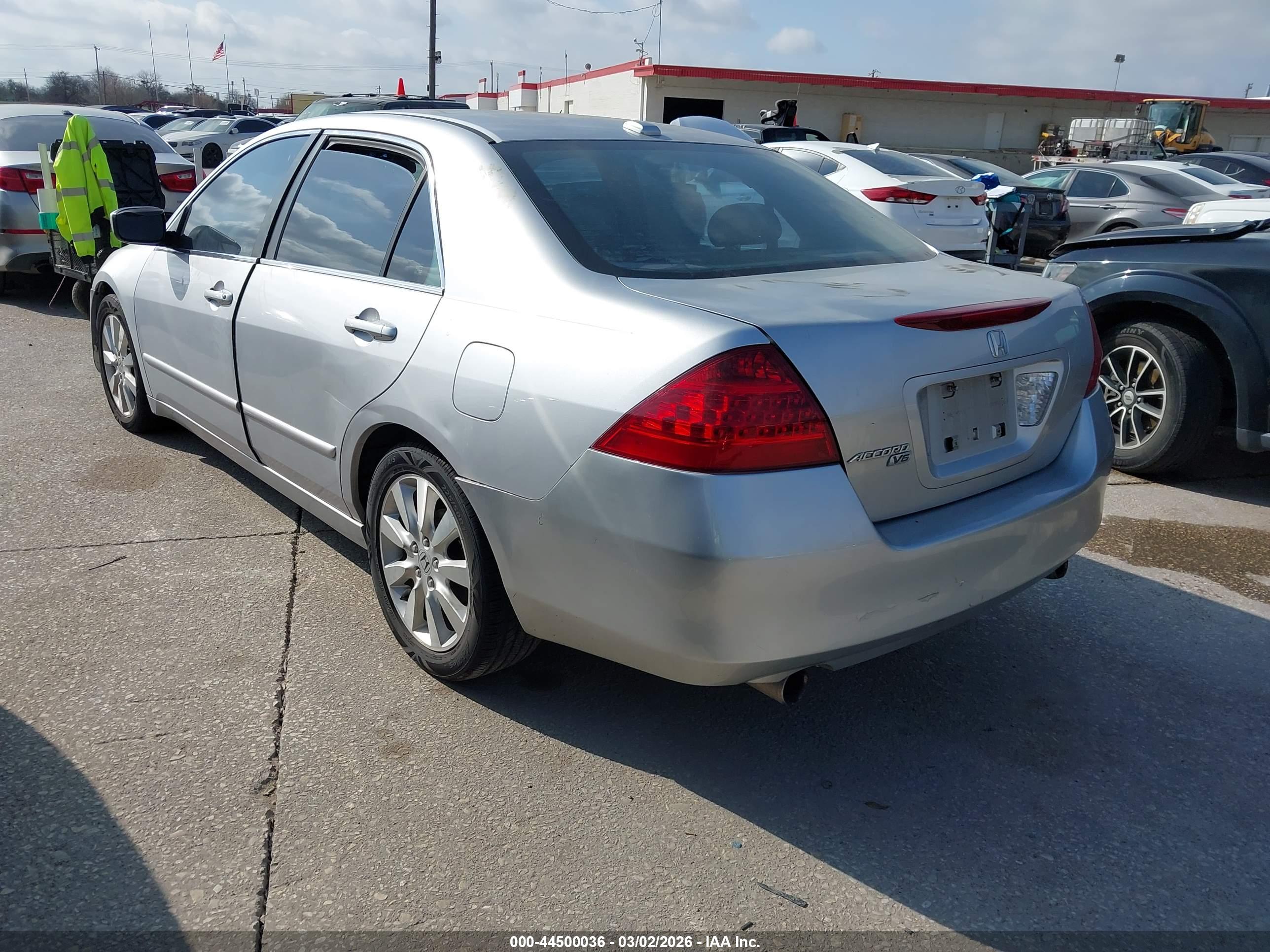 HONDA ACCORD image 3