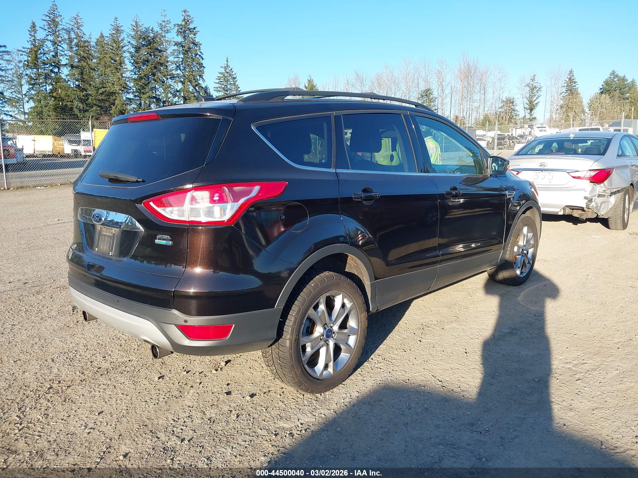 FORD ESCAPE image 4