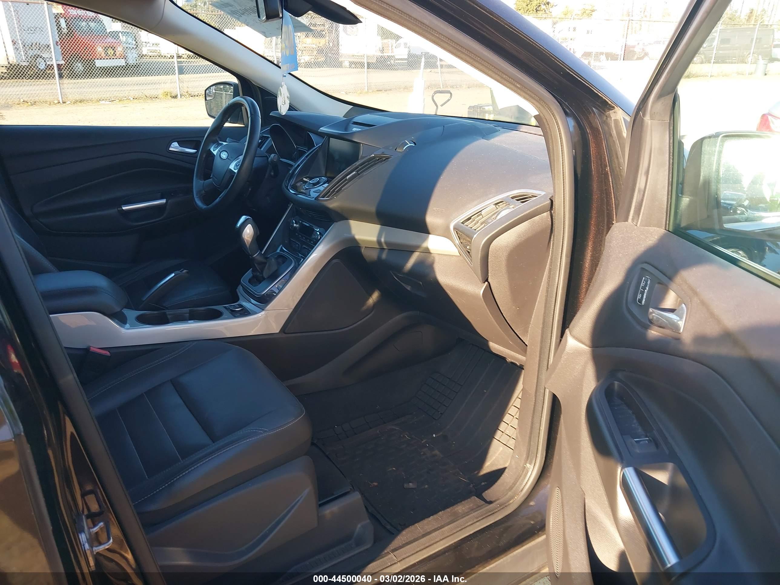FORD ESCAPE image 5