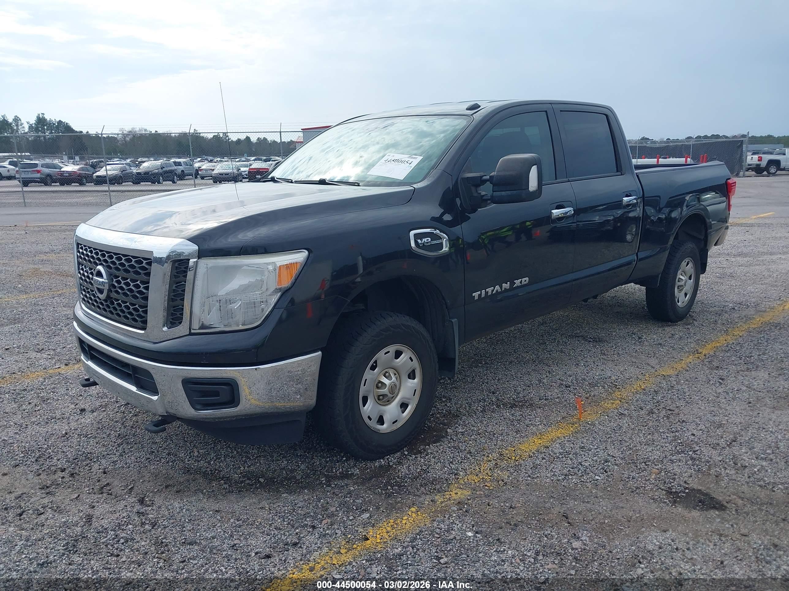 NISSAN TITAN image 2