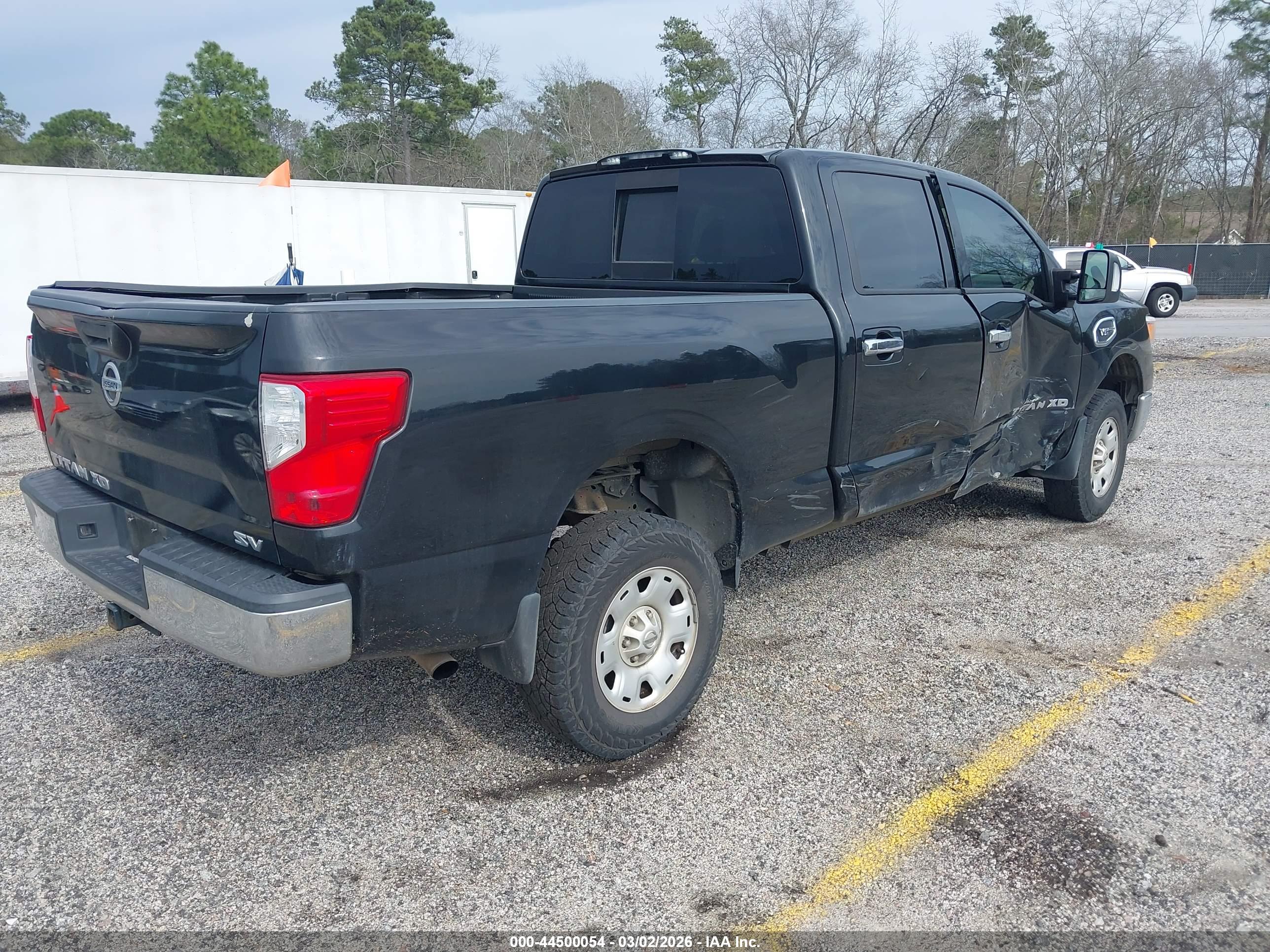 NISSAN TITAN image 4
