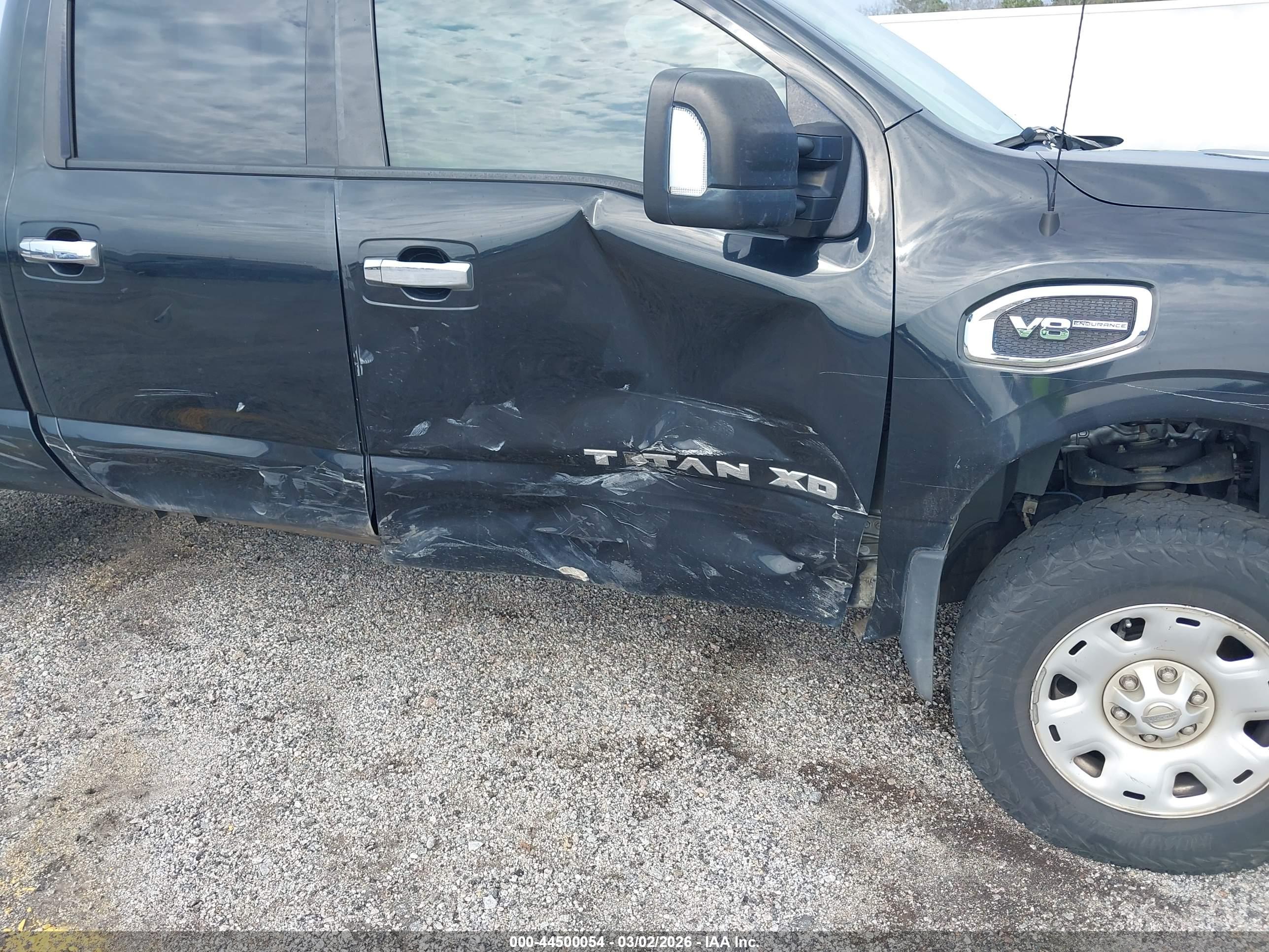 NISSAN TITAN image 6