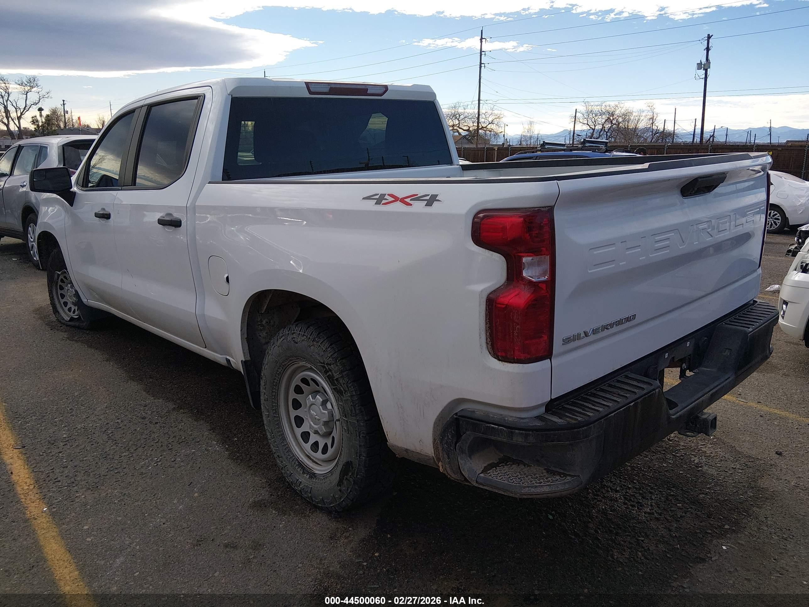 CHEVROLET SILVERADO image 3