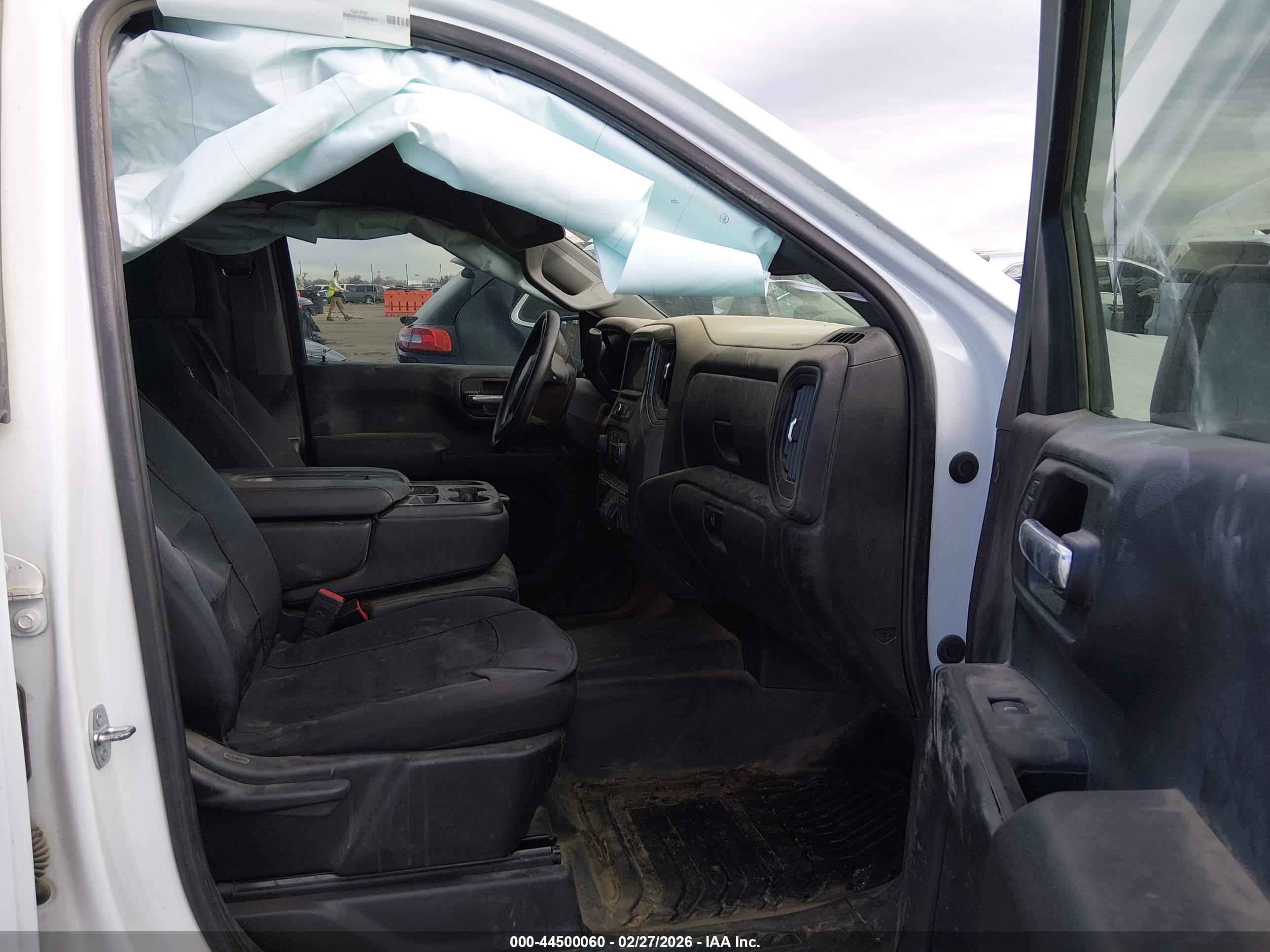 CHEVROLET SILVERADO image 5