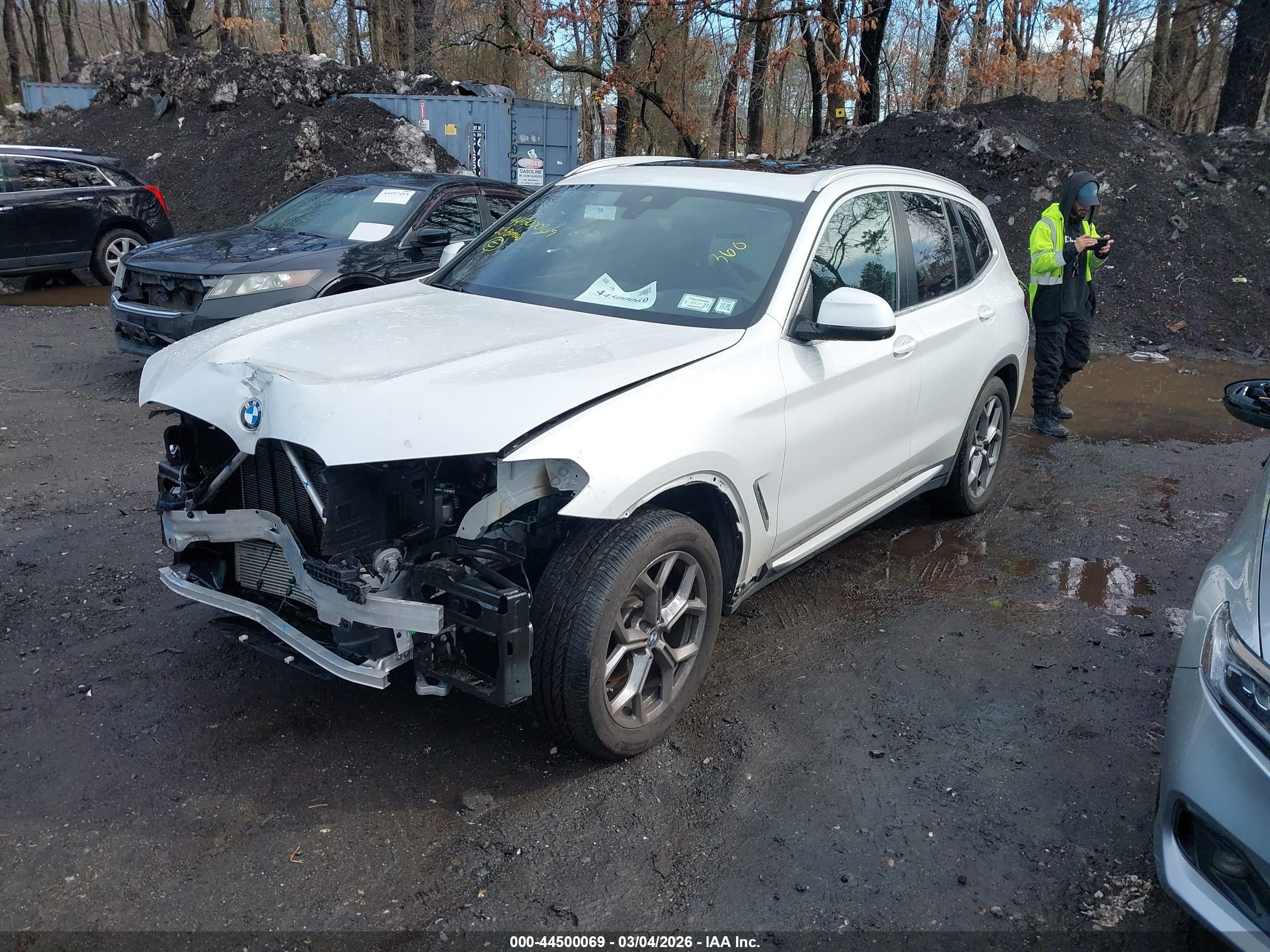 BMW X3 image 2