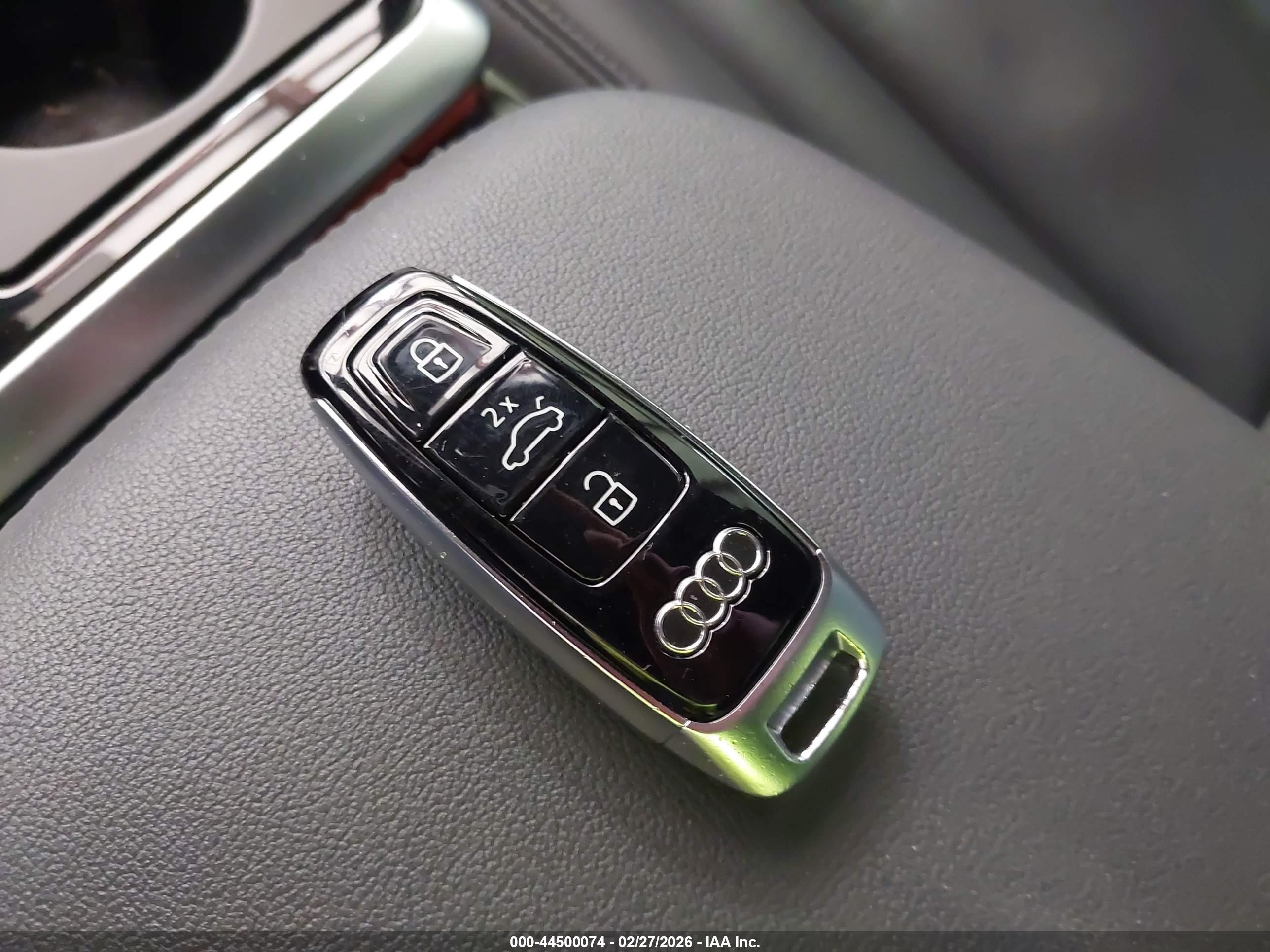 AUDI Q7 image 11