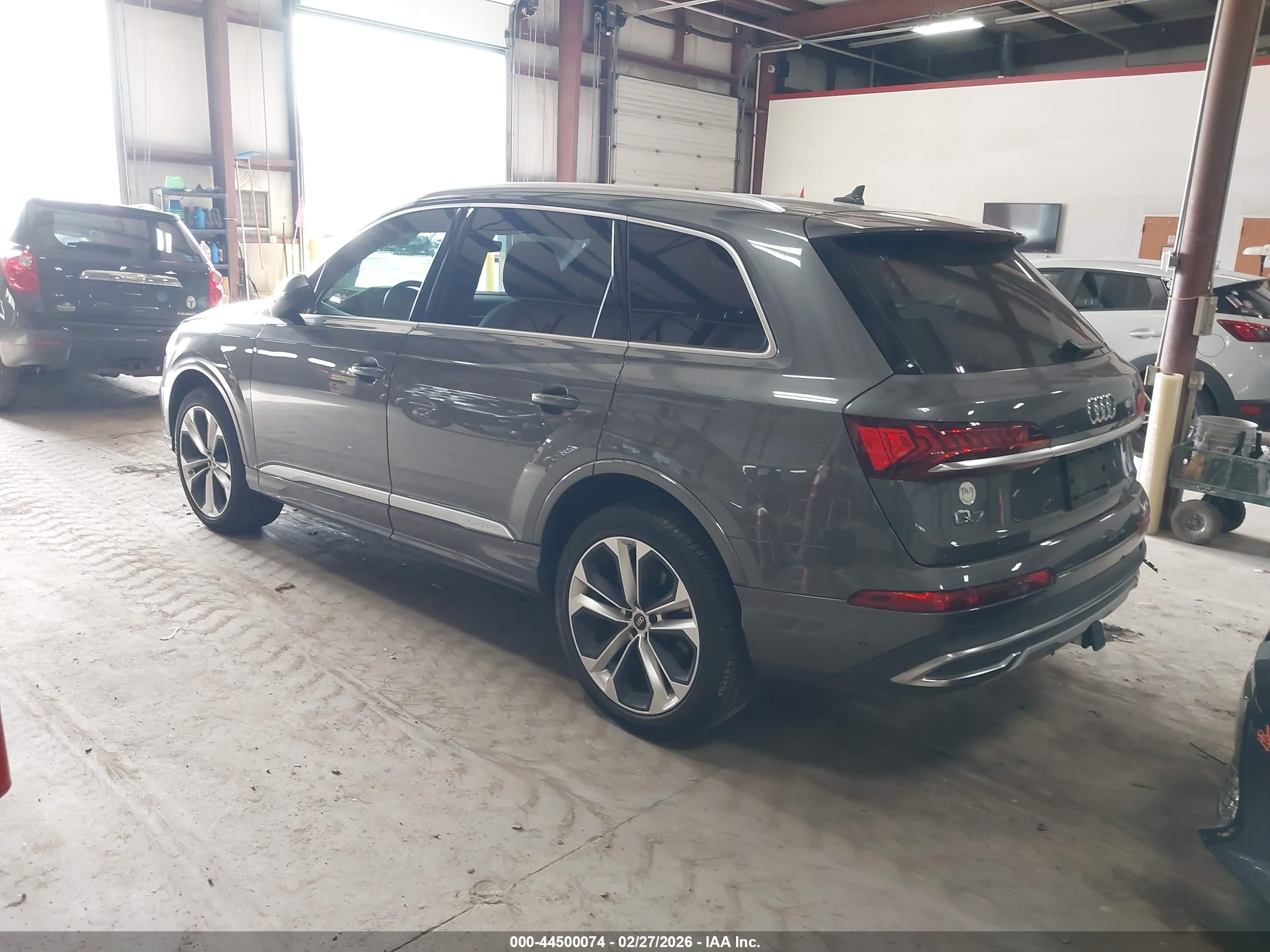 AUDI Q7 image 3
