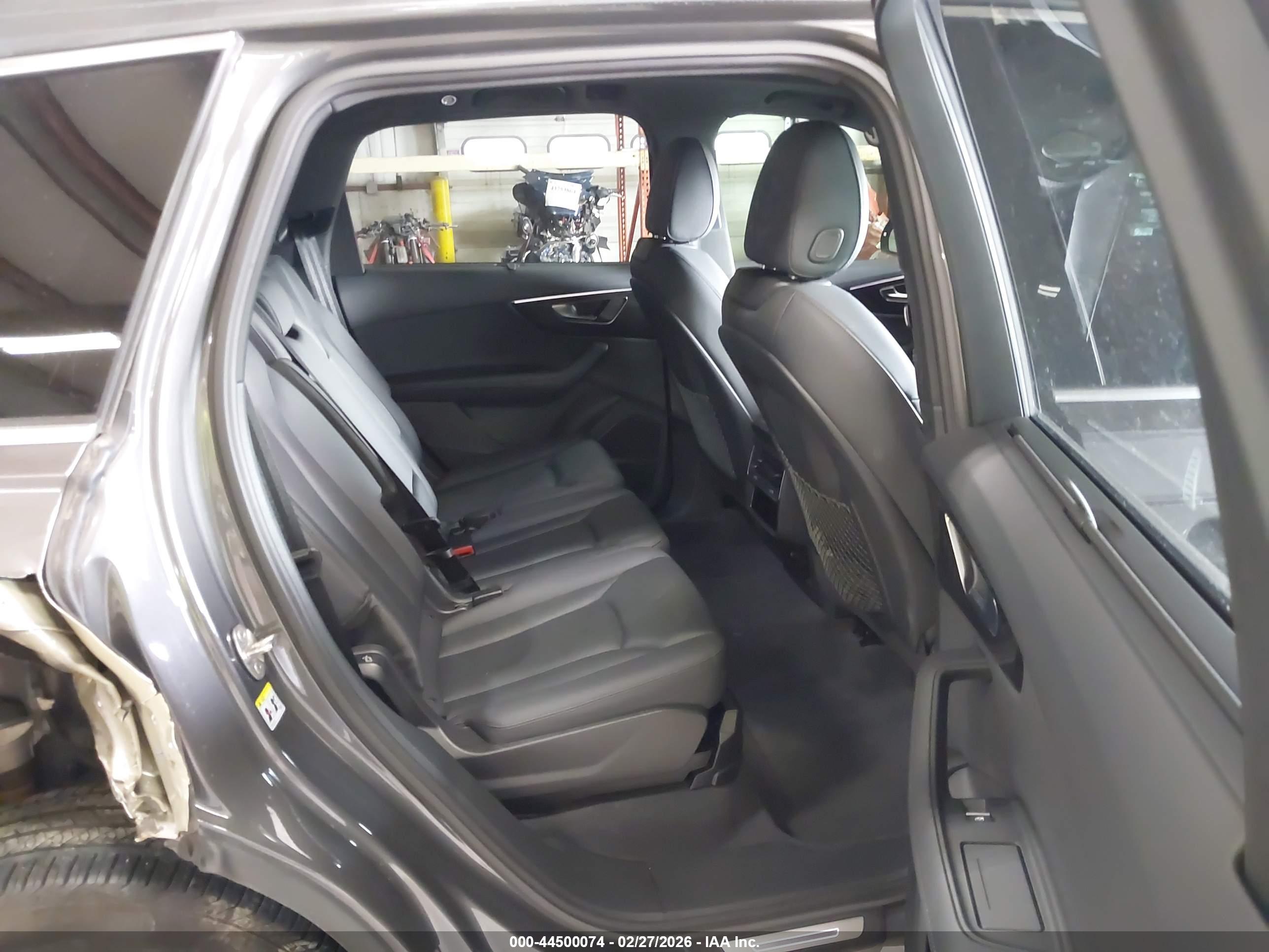 AUDI Q7 image 8