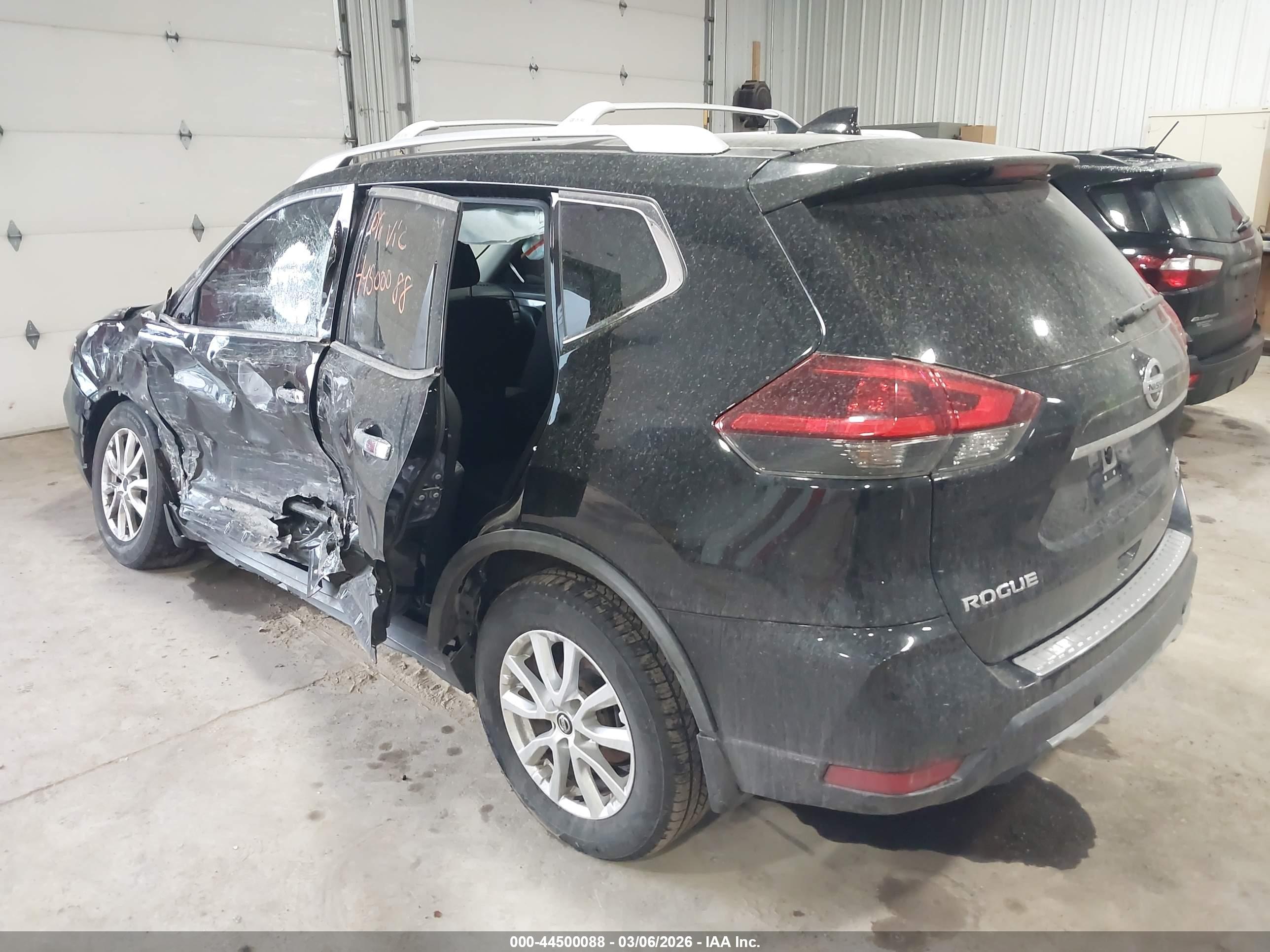 NISSAN ROGUE image 3