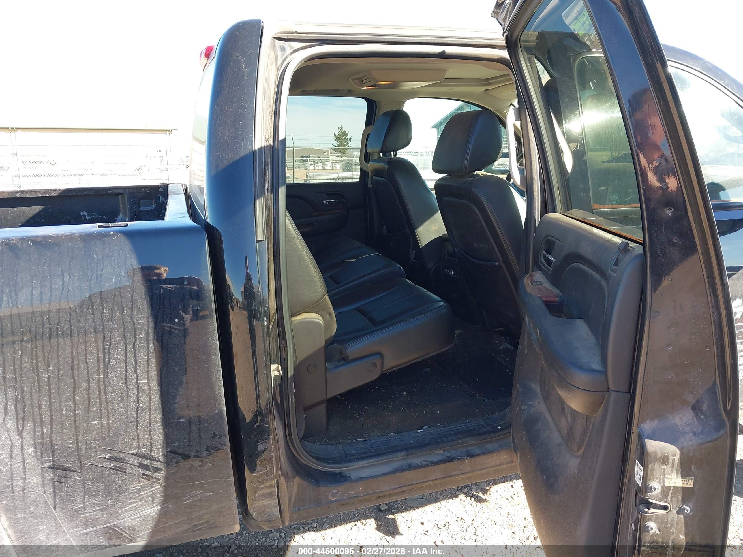 GMC SIERRA image 8