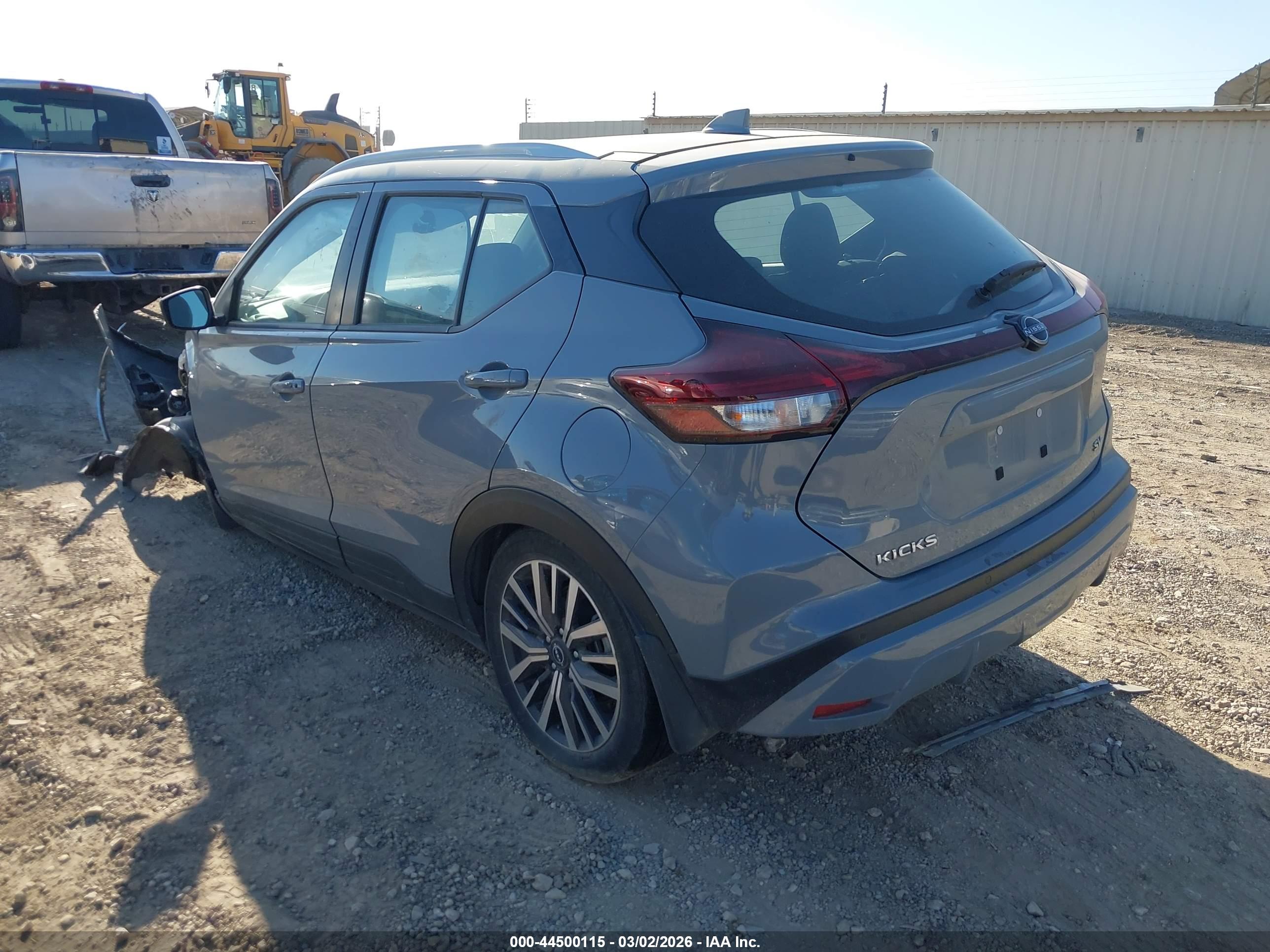 NISSAN KICKS image 3