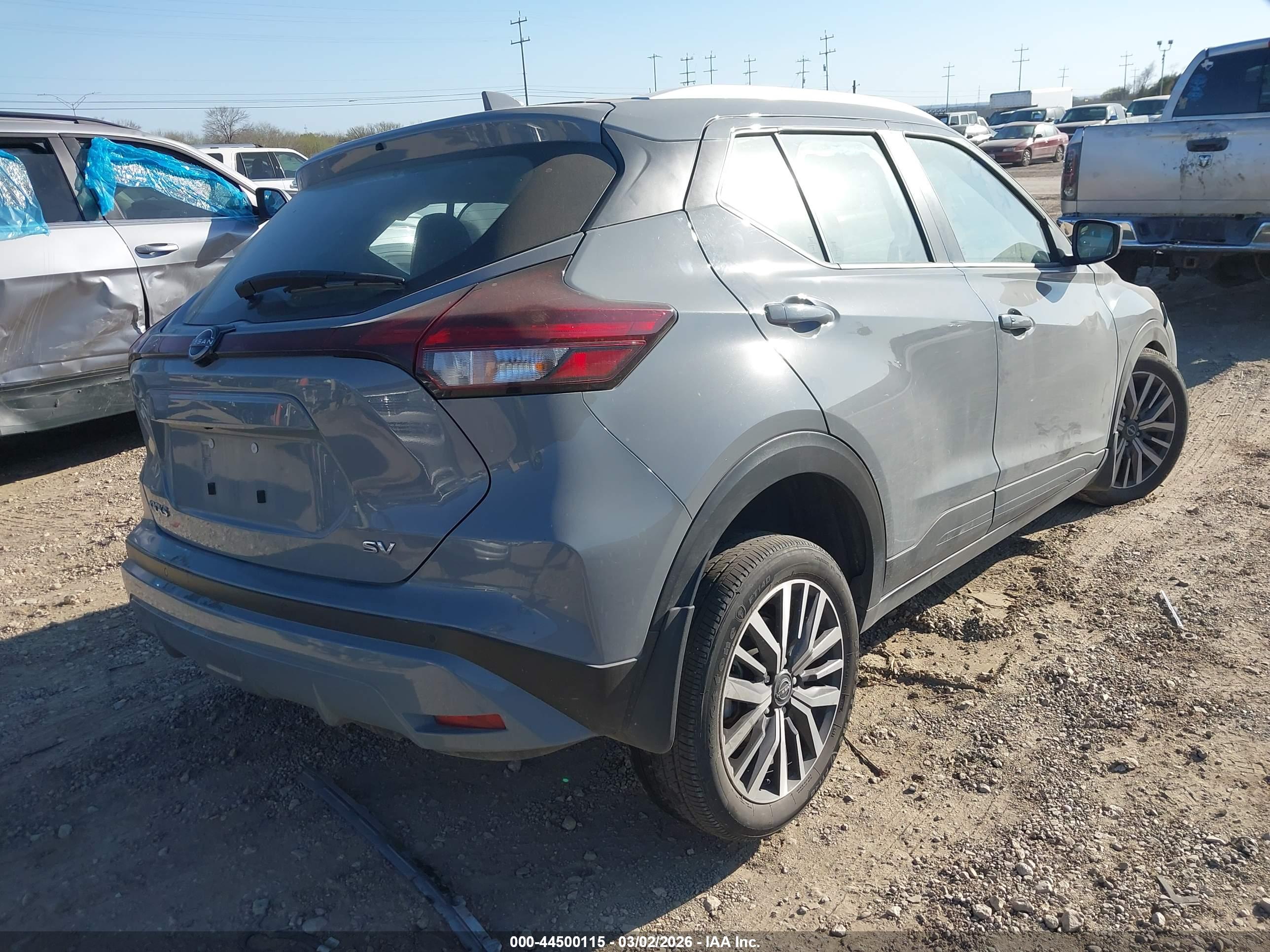 NISSAN KICKS image 4