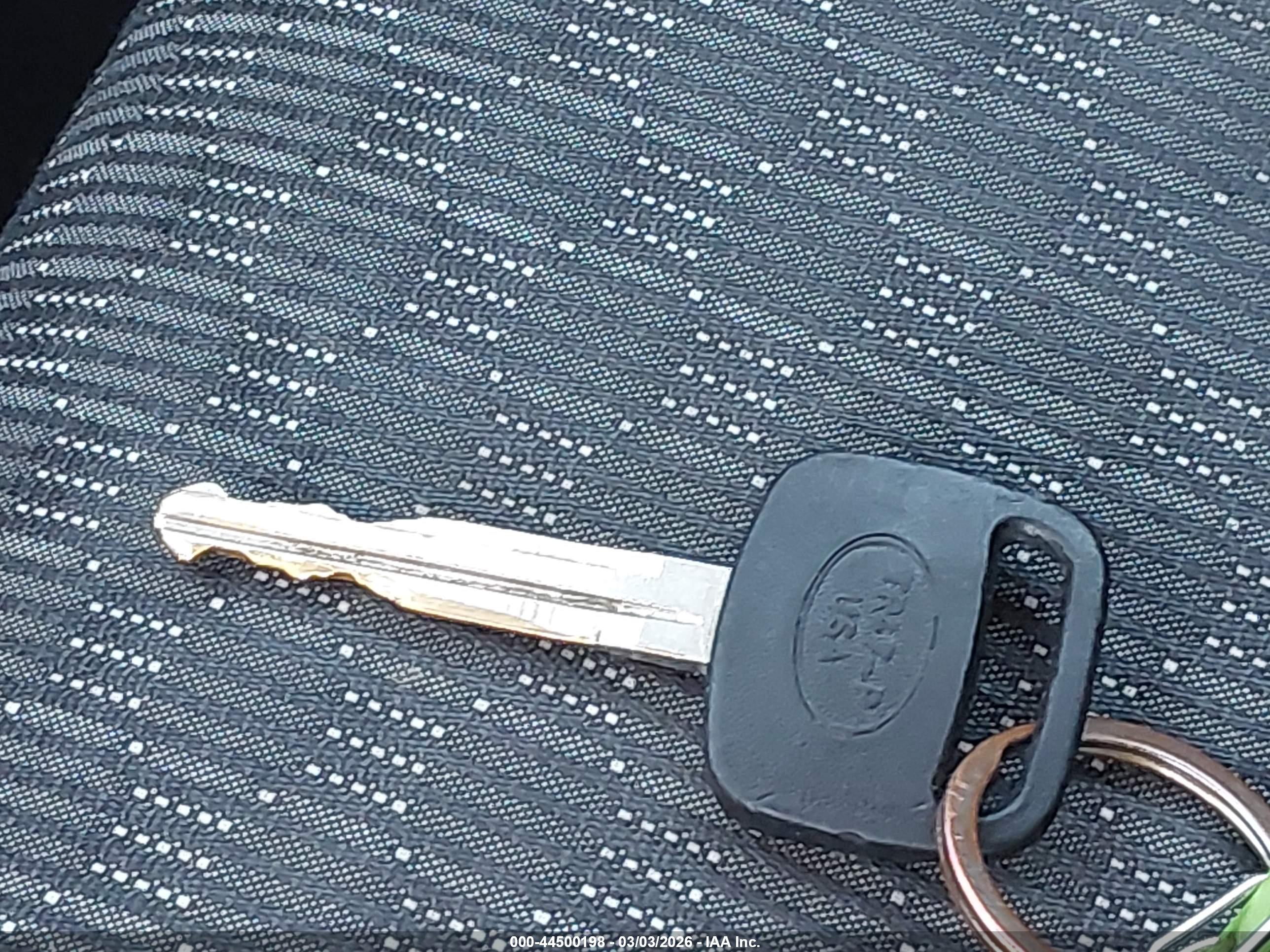 TOYOTA YARIS image 11
