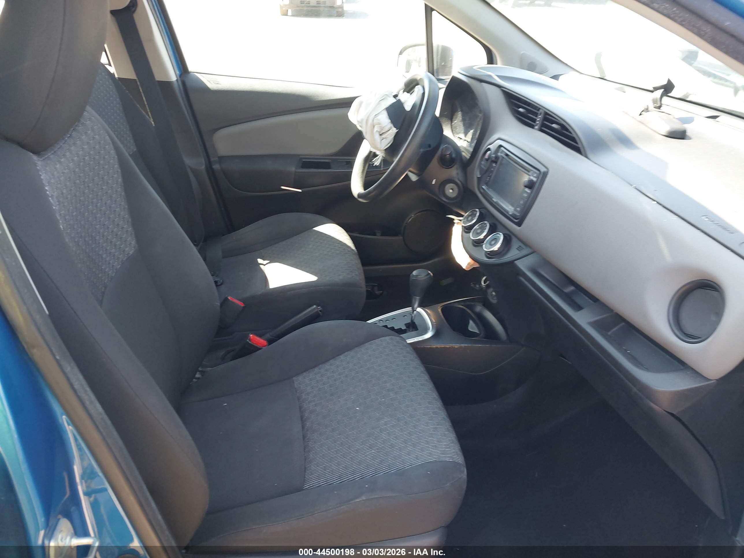 TOYOTA YARIS image 5