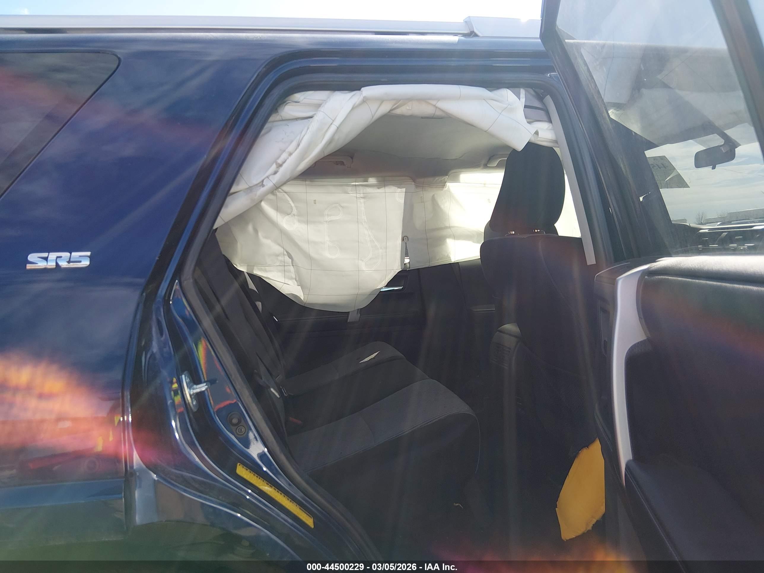 TOYOTA 4RUNNER image 8