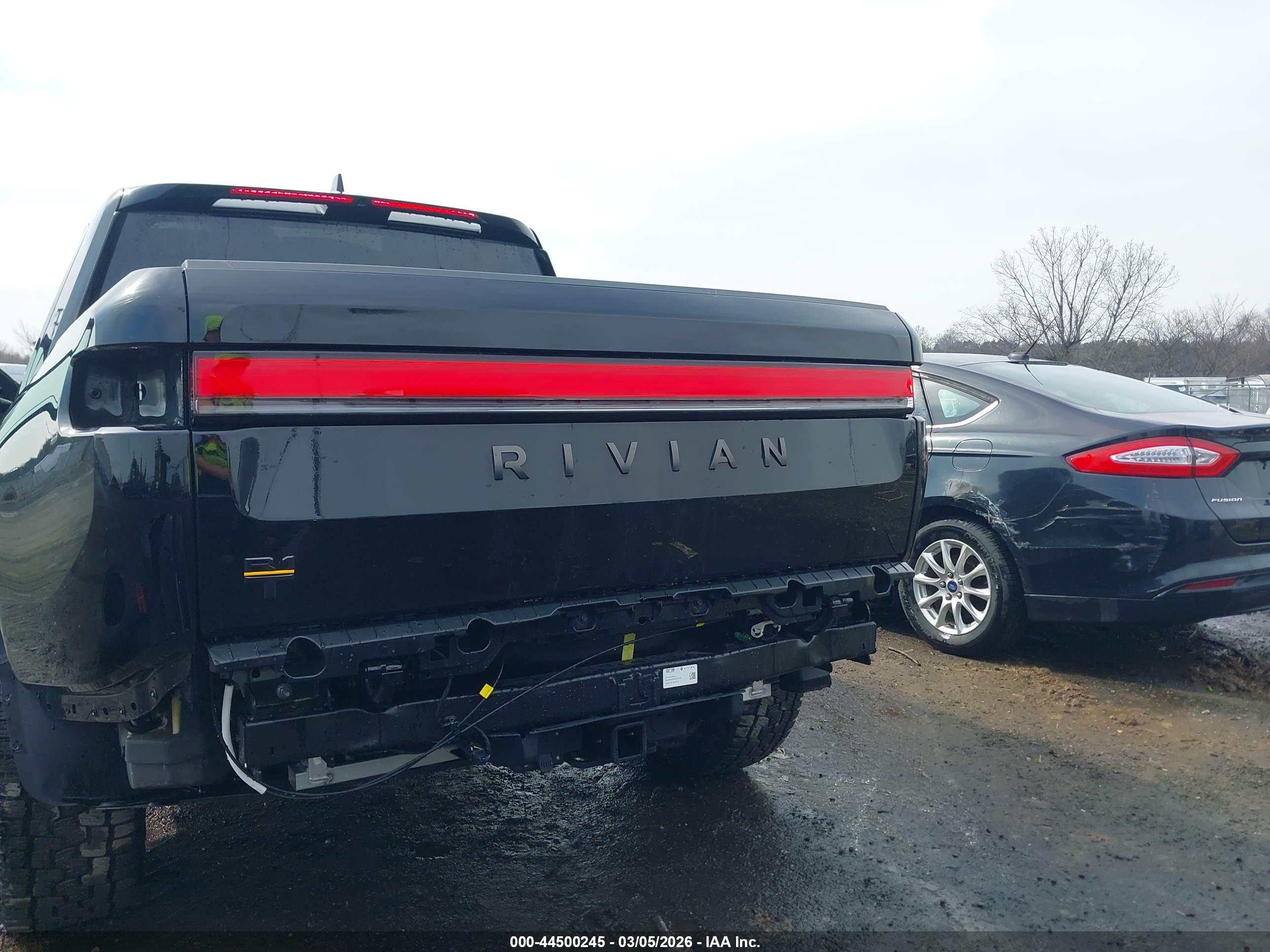 RIVIAN R1T image 6