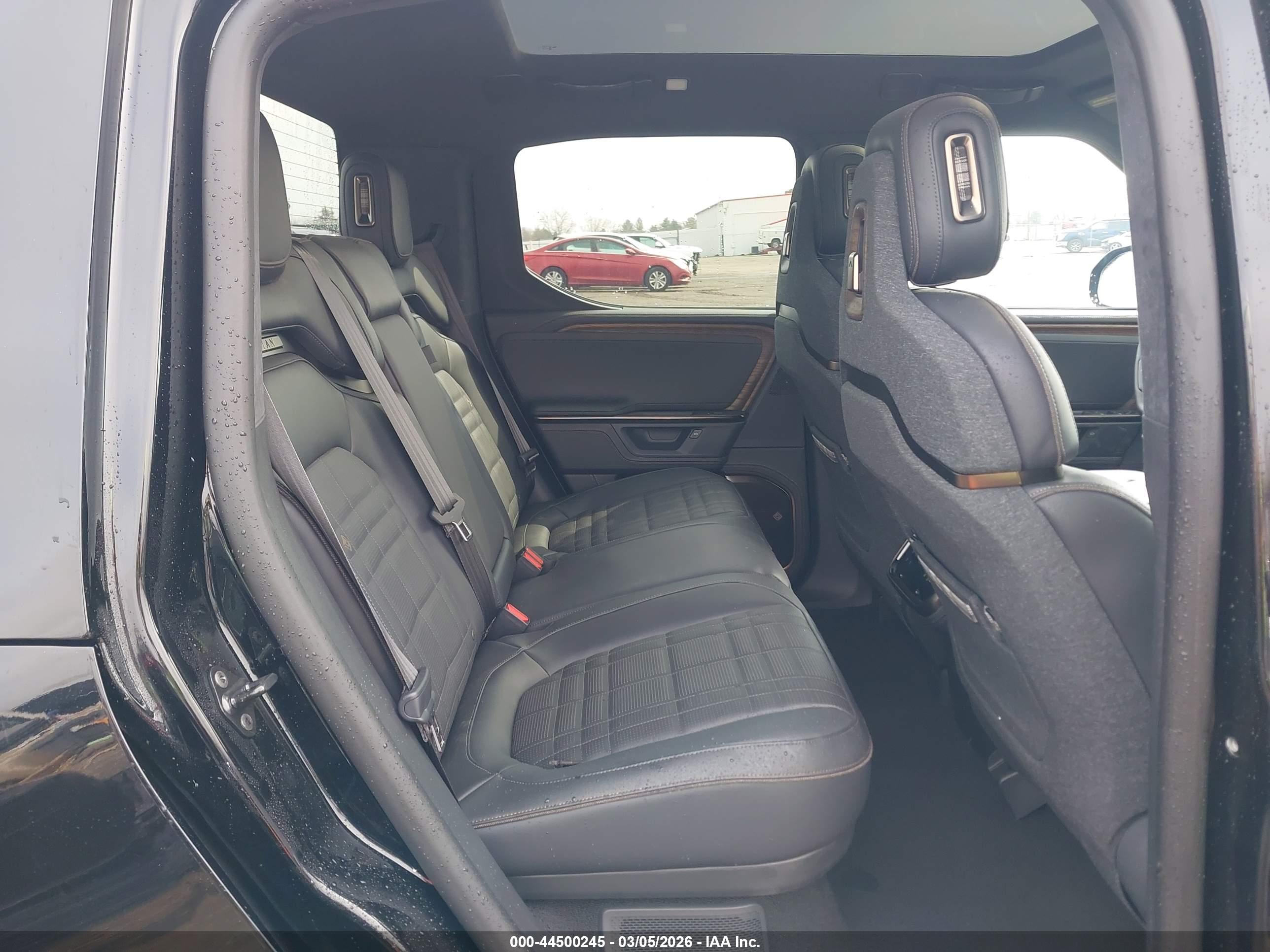 RIVIAN R1T image 8