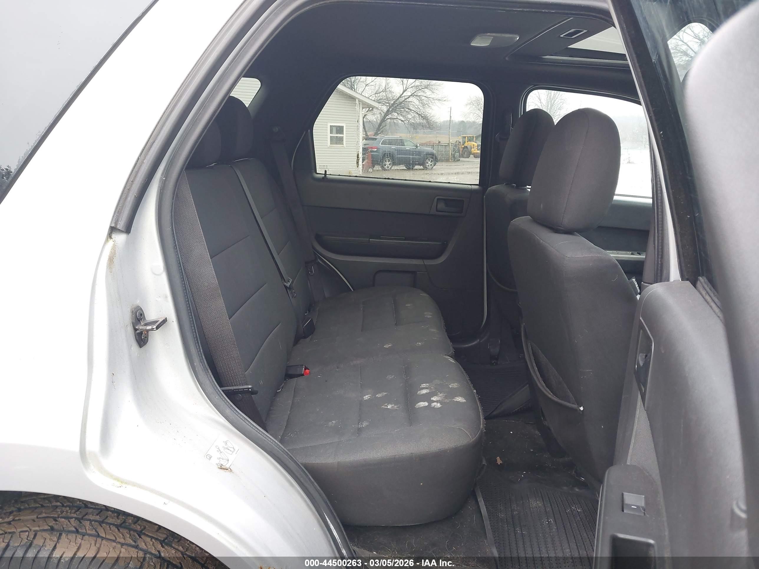FORD ESCAPE image 8